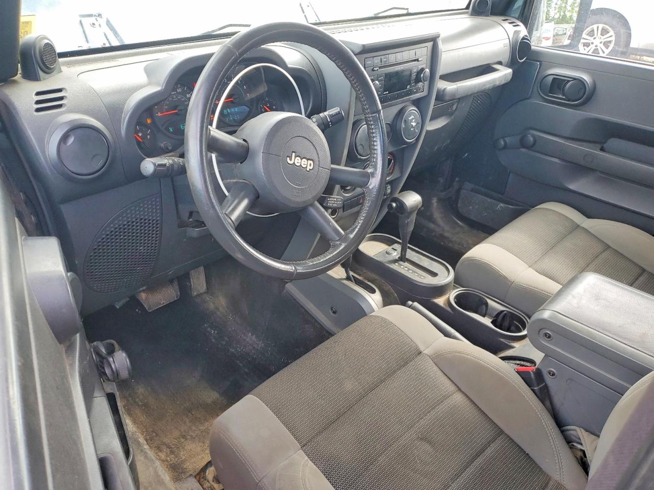2007 Jeep Wrangler X Серый vin: 1J4FA24137L118536