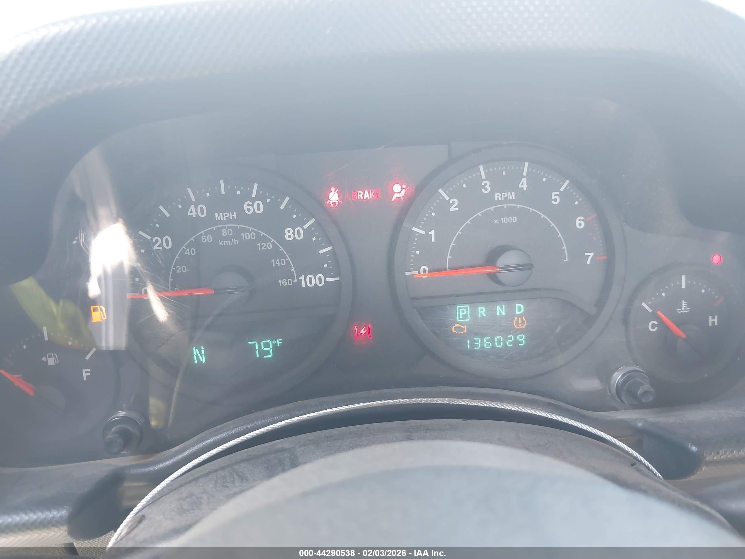 2008 Jeep Wrangler X Серебряный vin: 1J4FA24138L595632