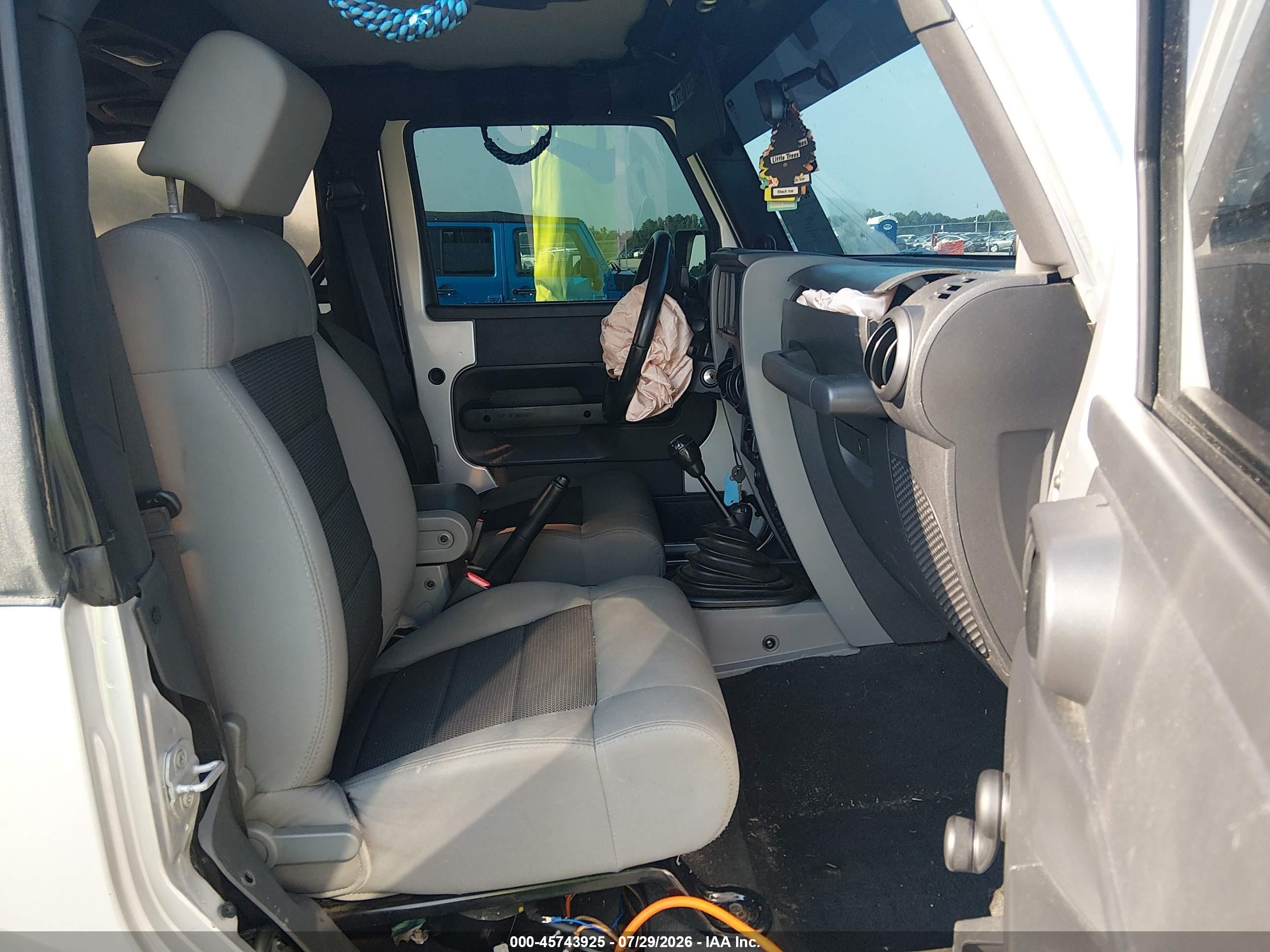 2009 Jeep Wrangler X Silver vin: 1J4FA24139L728469