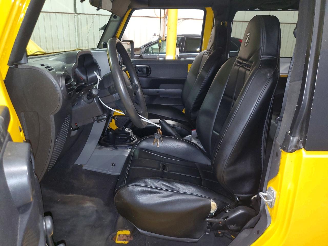2008 Jeep Wrangler X Yellow vin: 1J4FA24158L502948