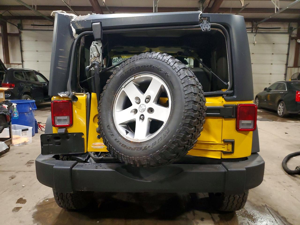 2008 Jeep Wrangler X Yellow vin: 1J4FA24158L502948