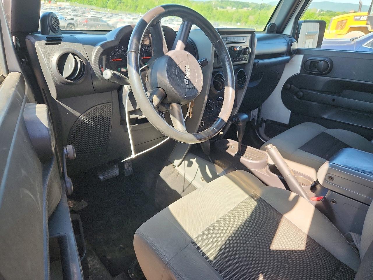 2009 Jeep Wrangler X Silver vin: 1J4FA24159L718087