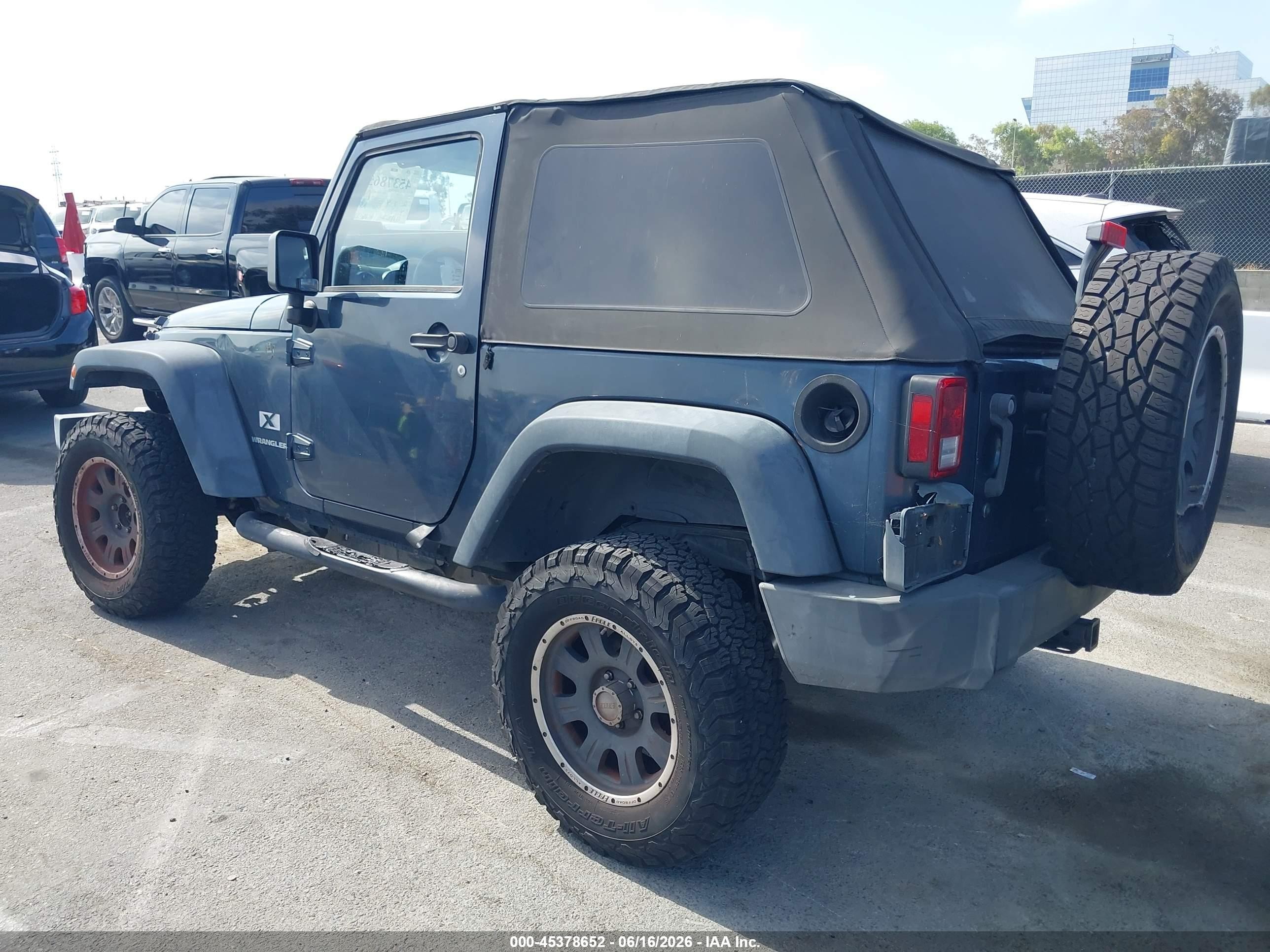 2008 Jeep Wrangler X Gray vin: 1J4FA24168L550782