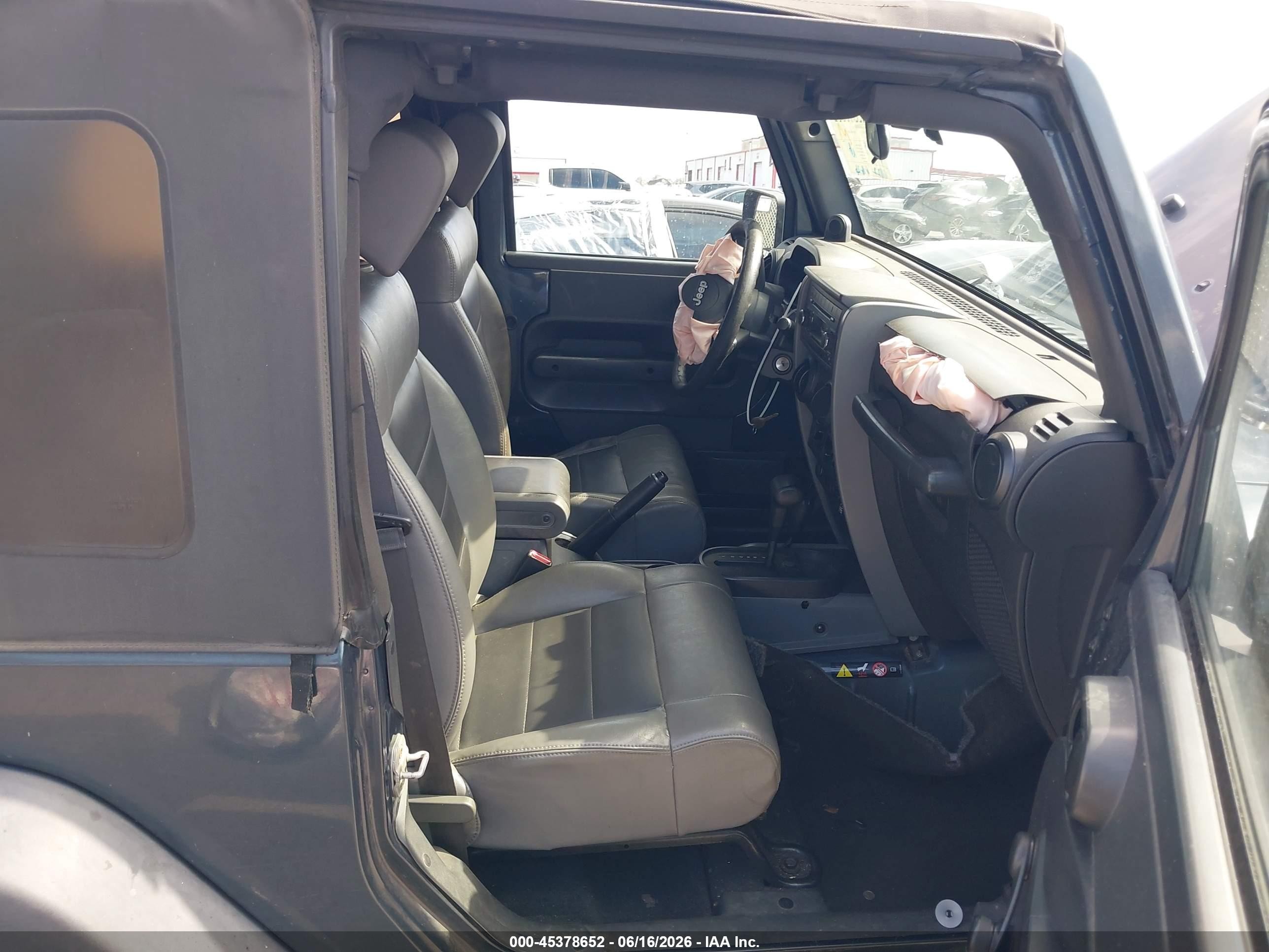 2008 Jeep Wrangler X Gray vin: 1J4FA24168L550782