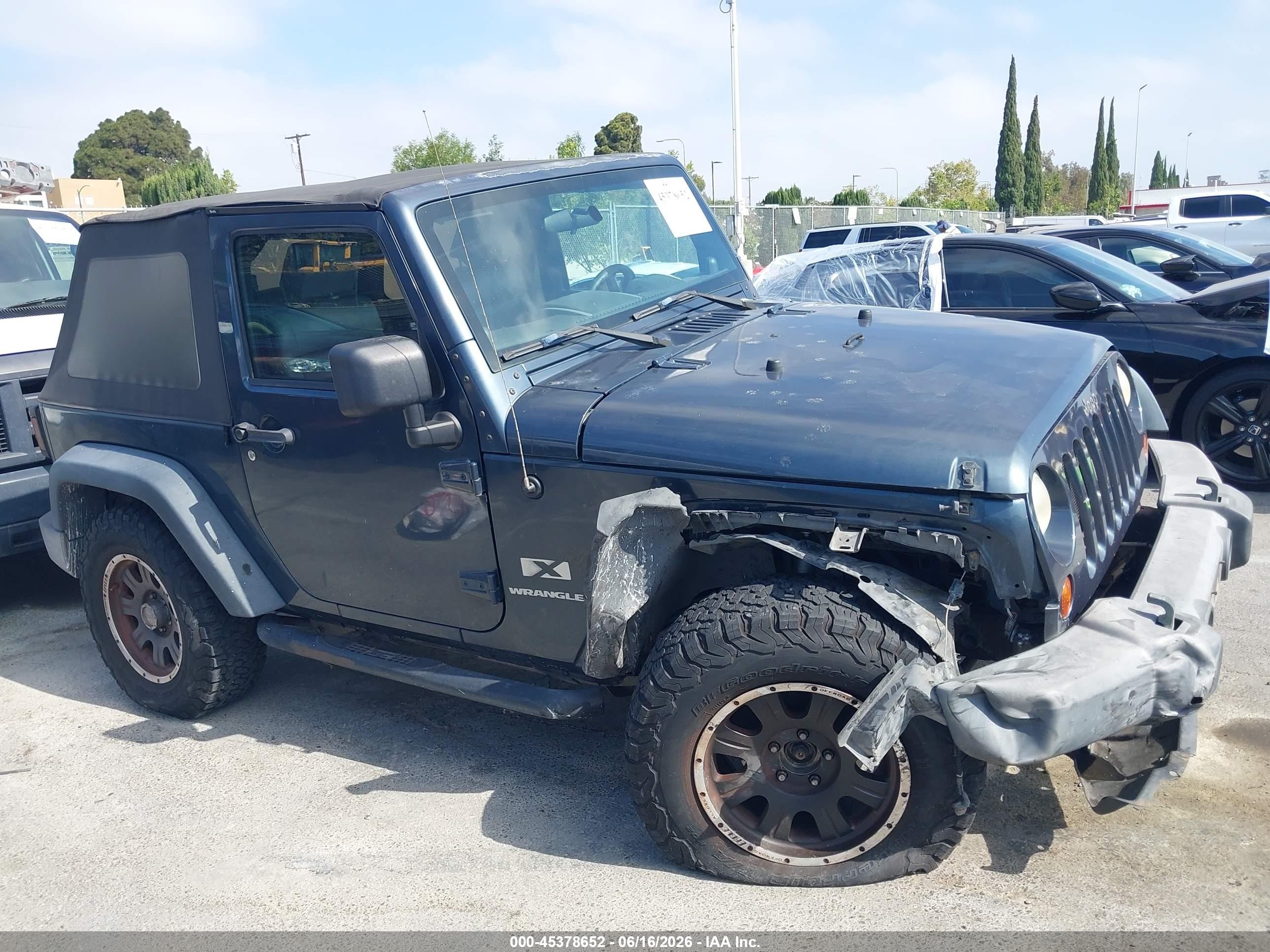 2008 Jeep Wrangler X Gray vin: 1J4FA24168L550782