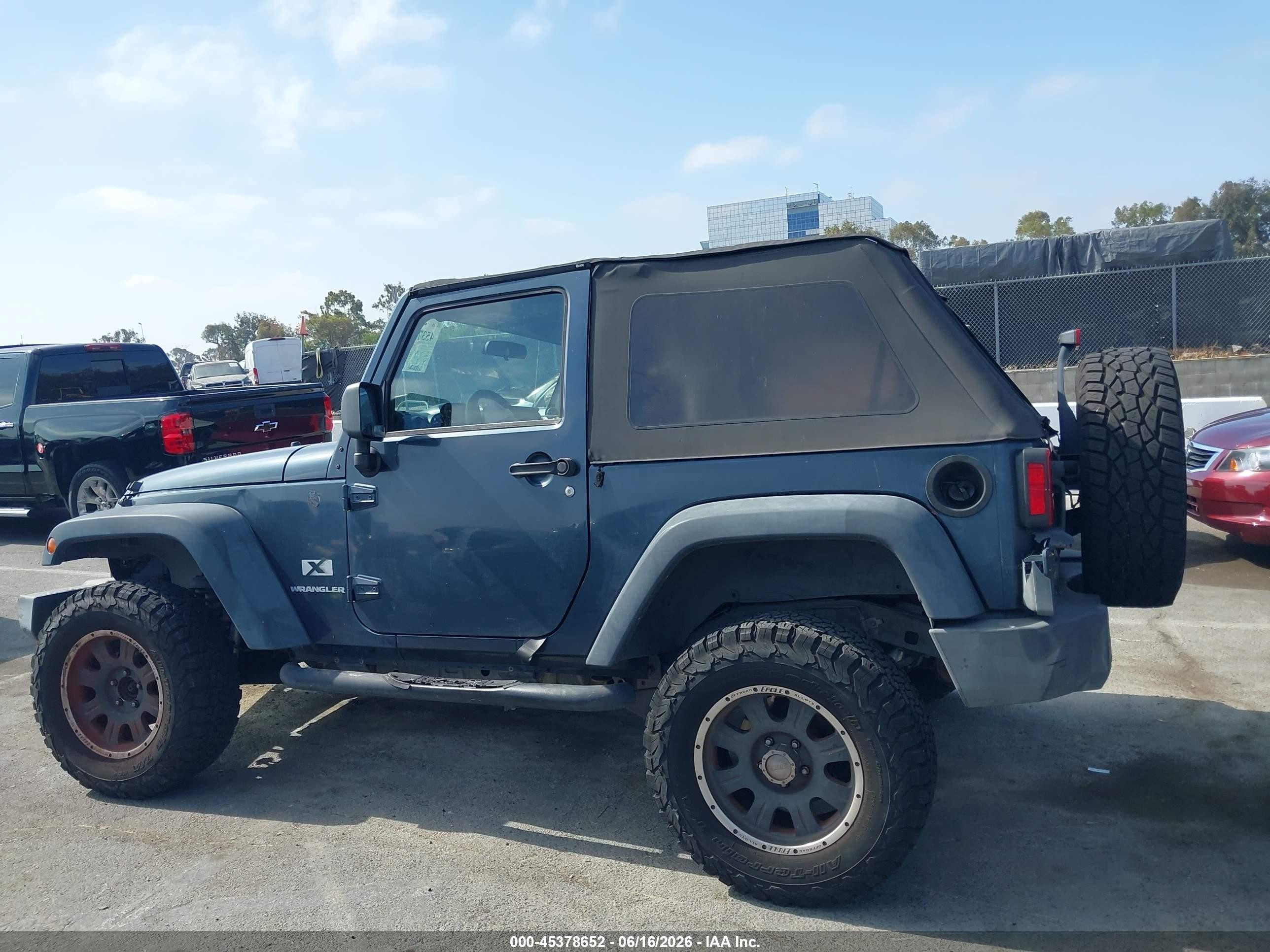 2008 Jeep Wrangler X Gray vin: 1J4FA24168L550782
