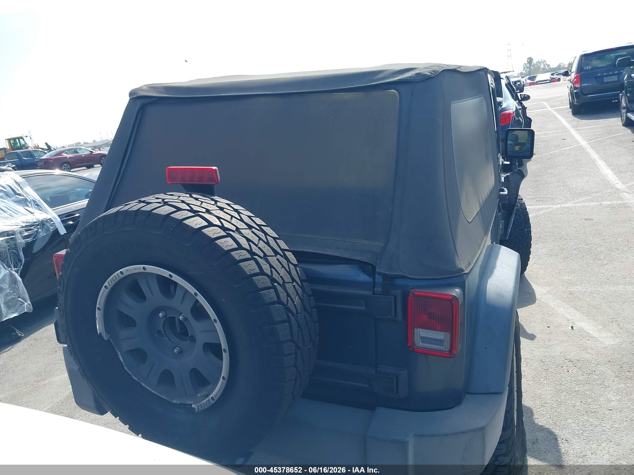 2008 Jeep Wrangler X Gray vin: 1J4FA24168L550782
