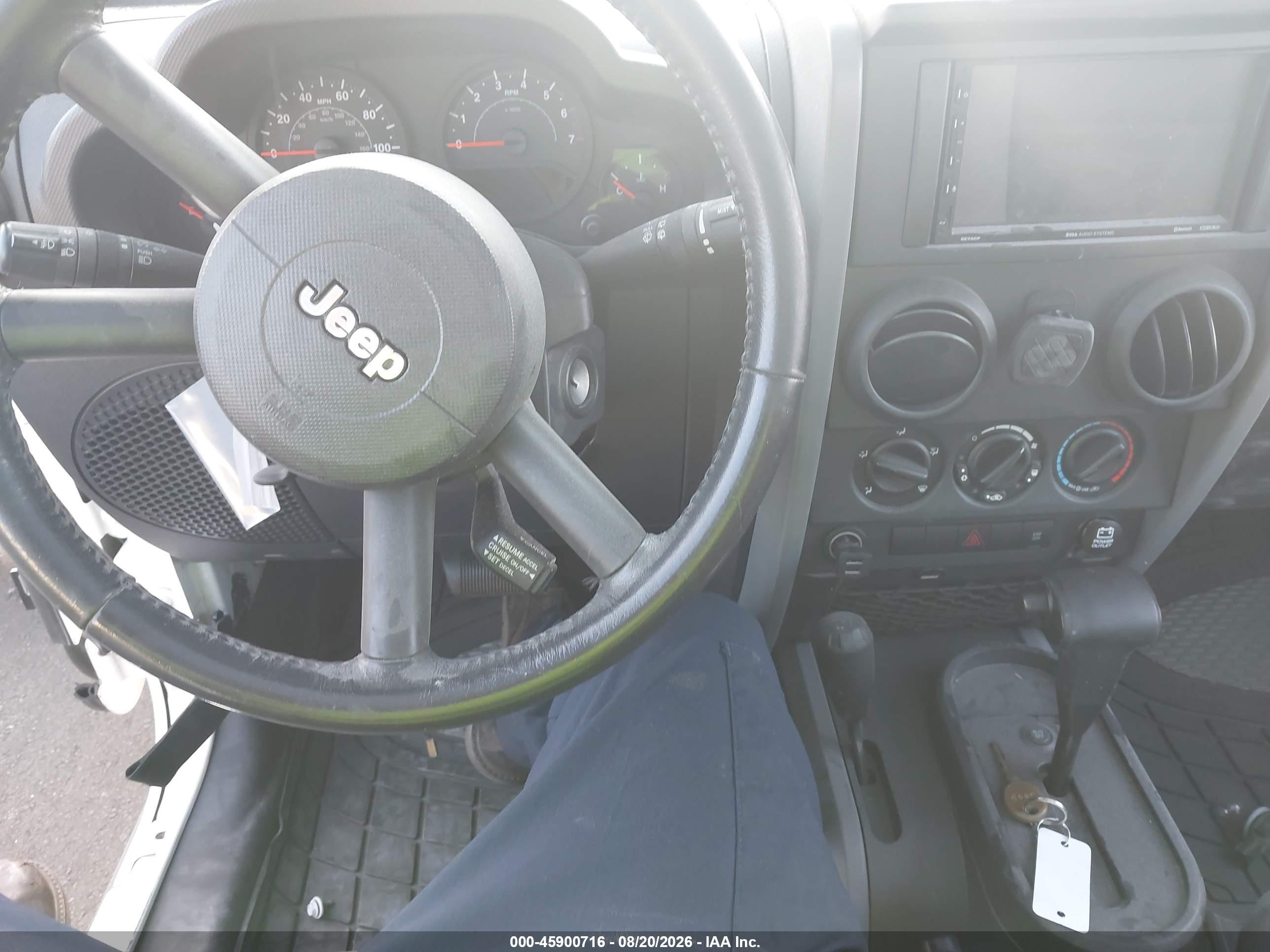 2009 Jeep Wrangler X White vin: 1J4FA24169L722763