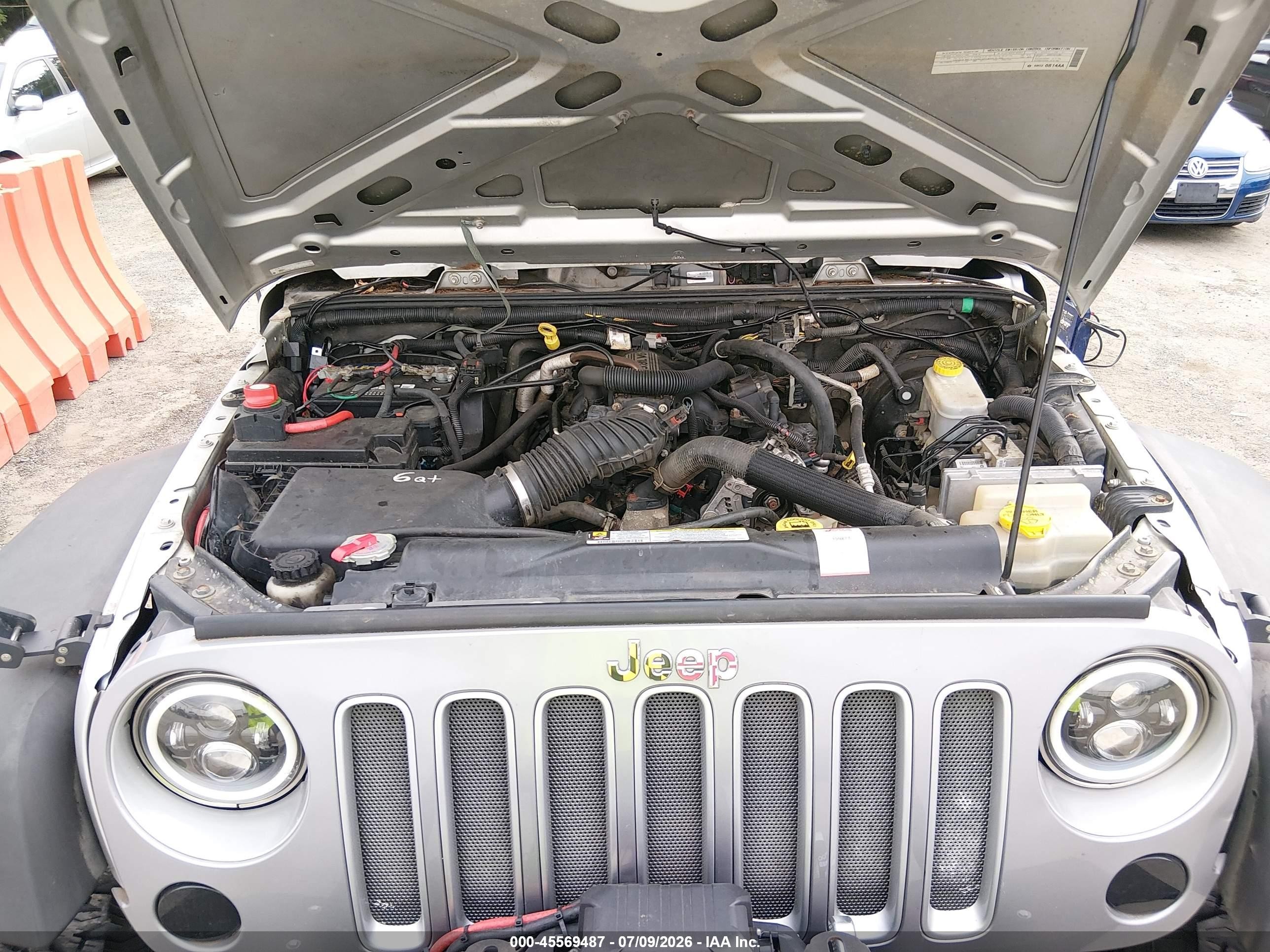 2008 Jeep Wrangler X Серебряный vin: 1J4FA24178L516026