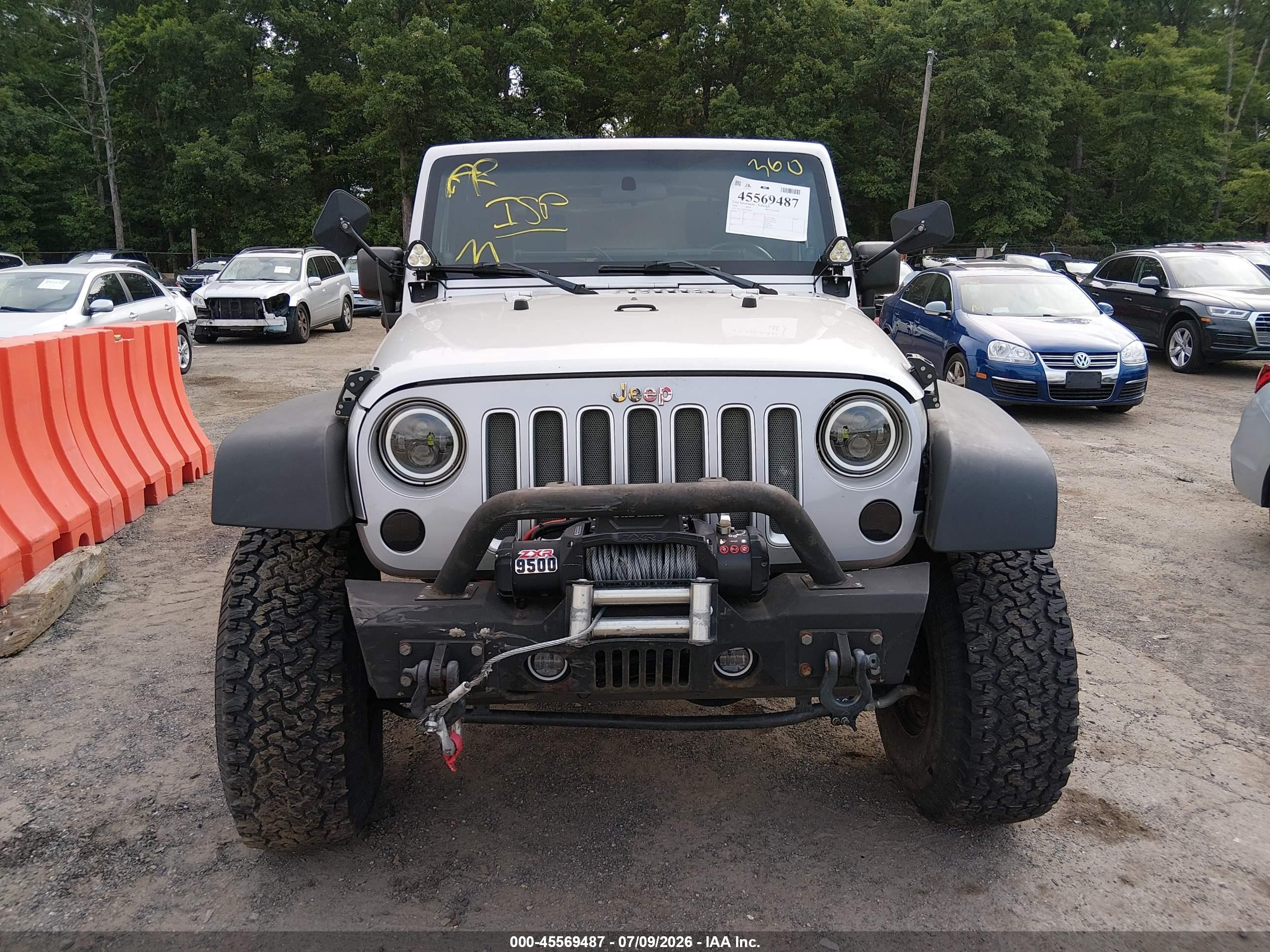 2008 Jeep Wrangler X Серебряный vin: 1J4FA24178L516026