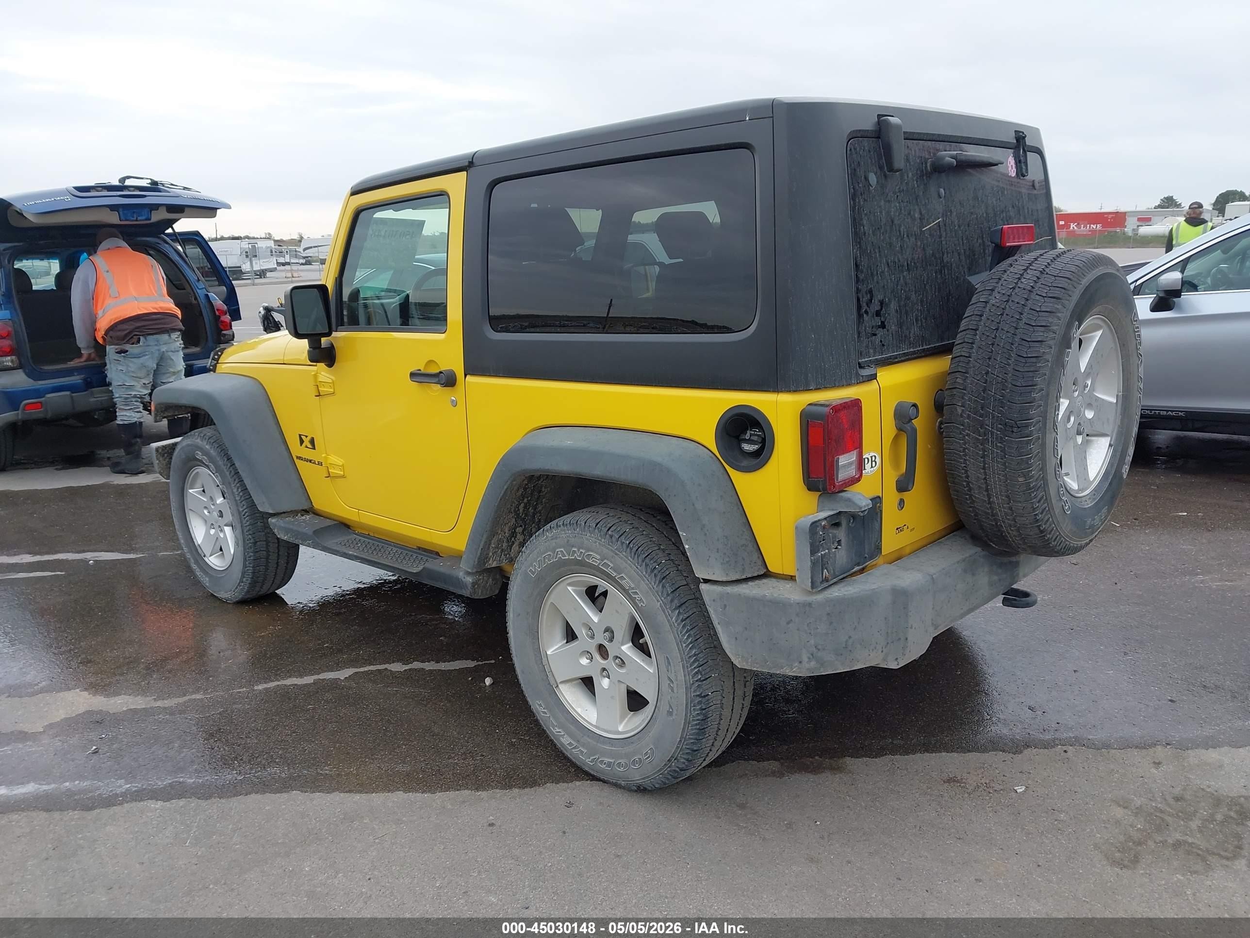 2008 Jeep Wrangler X Yellow vin: 1J4FA24178L633458