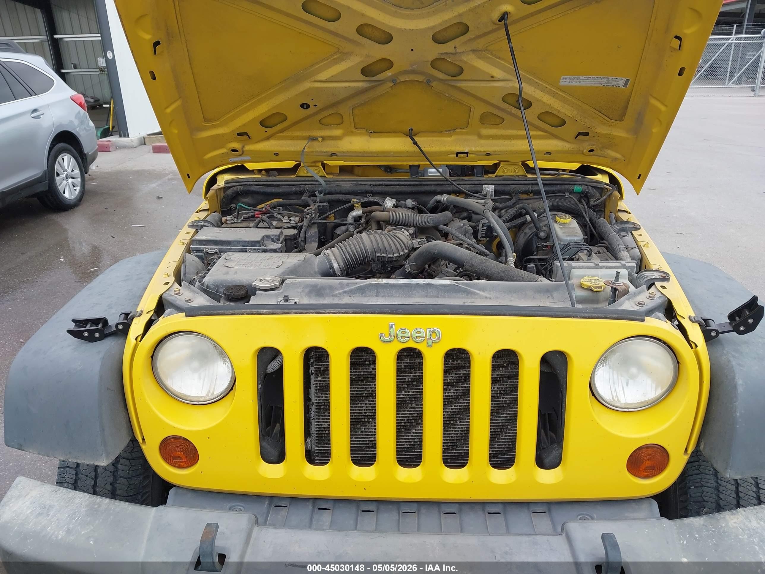 2008 Jeep Wrangler X Yellow vin: 1J4FA24178L633458