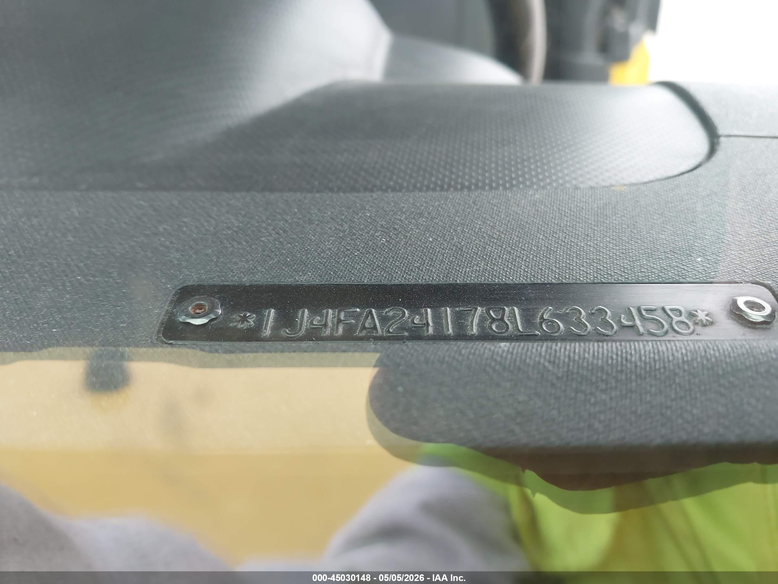 2008 Jeep Wrangler X Yellow vin: 1J4FA24178L633458