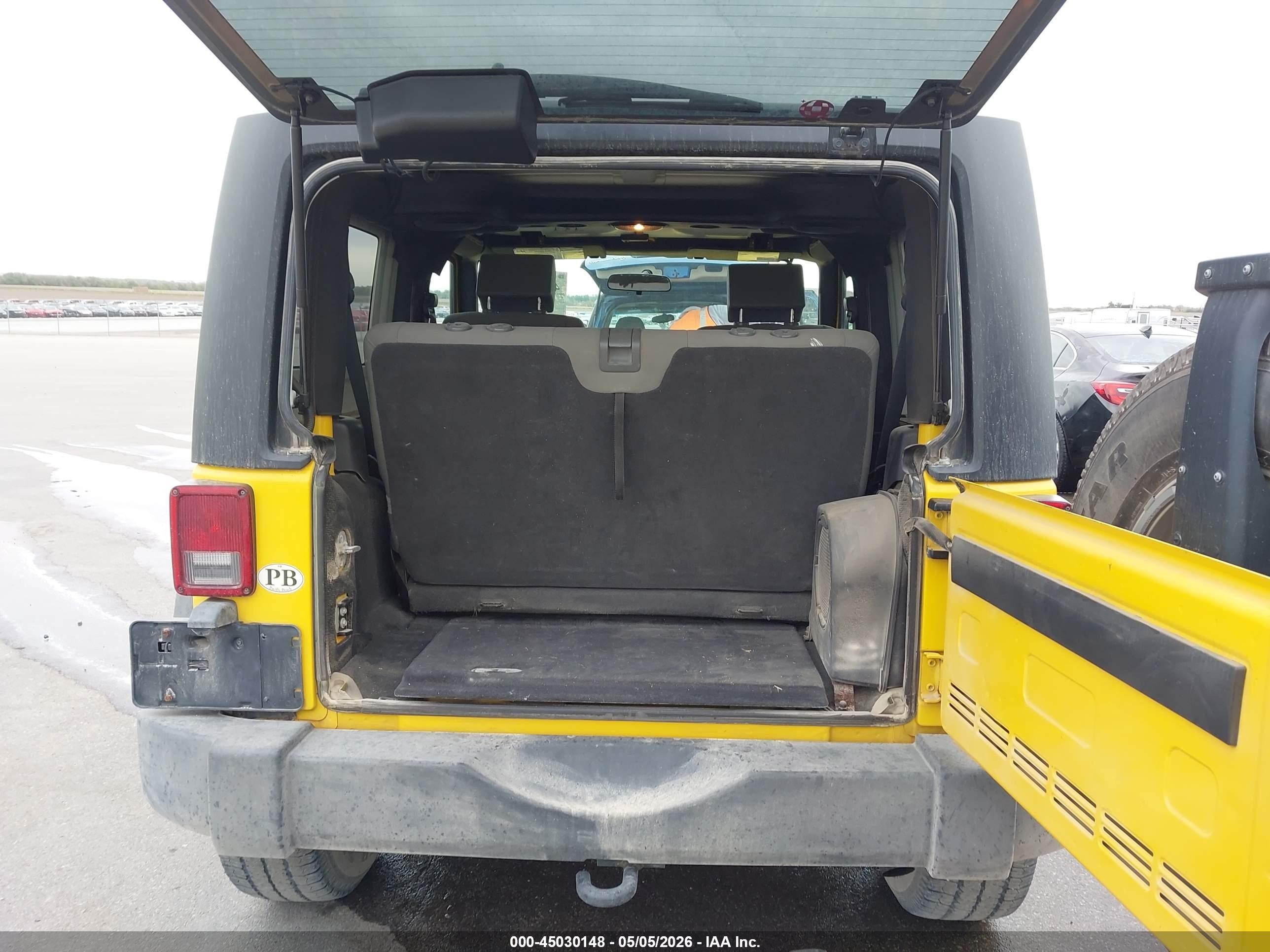 2008 Jeep Wrangler X Yellow vin: 1J4FA24178L633458
