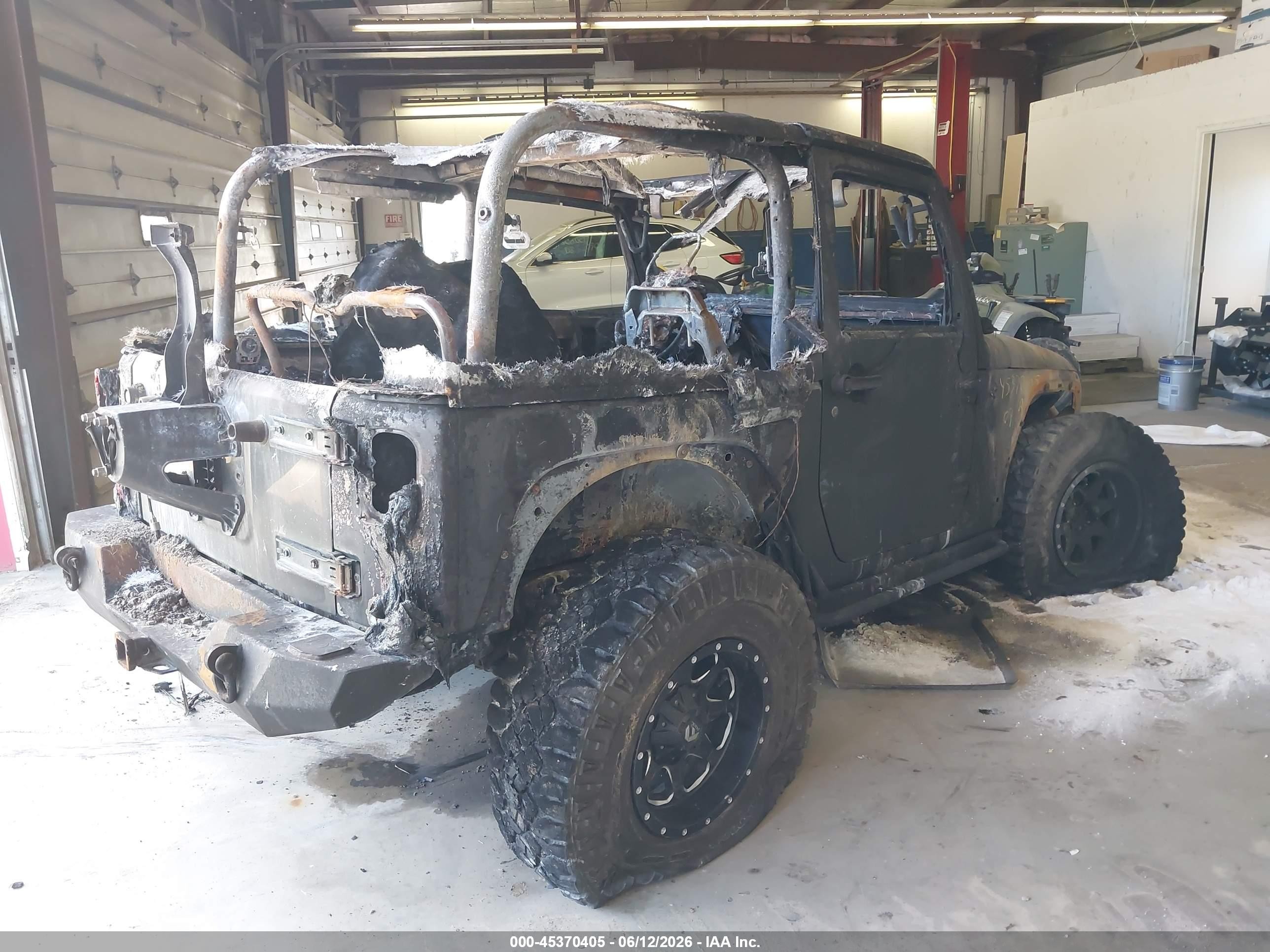 2009 Jeep Wrangler X Черный vin: 1J4FA24179L737210