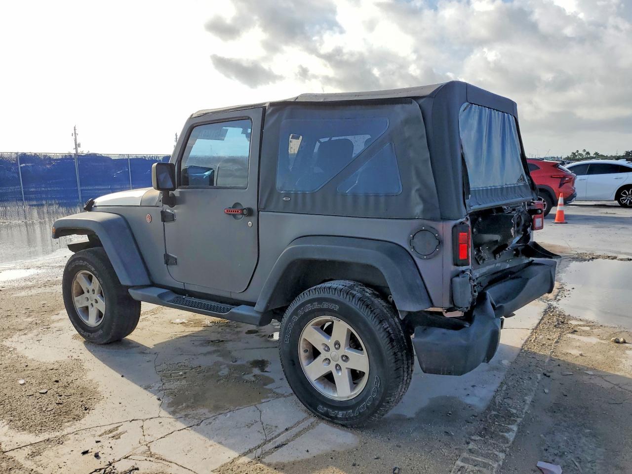 2007 Jeep Wrangler X Silver vin: 1J4FA24197L153582