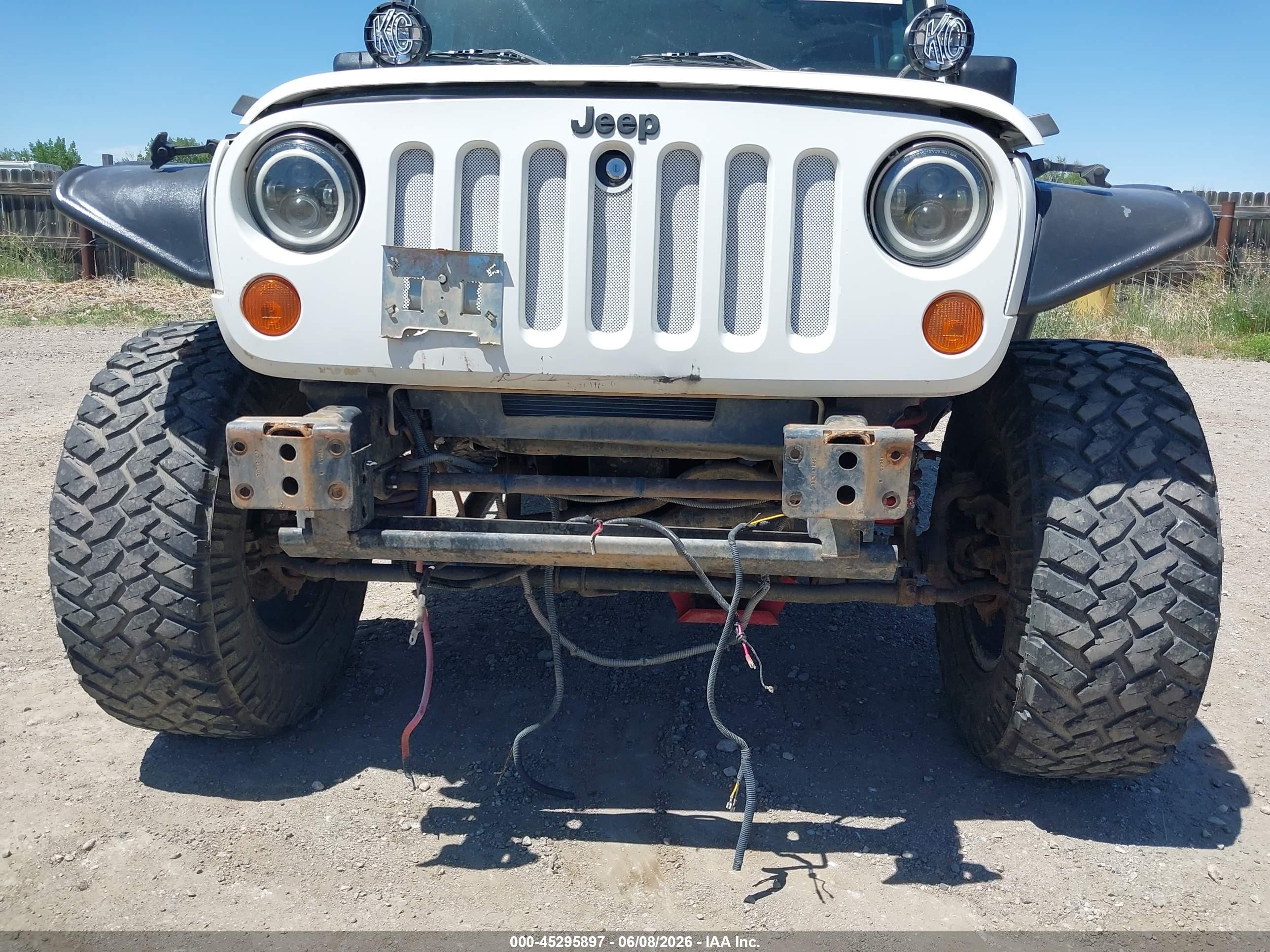 2007 Jeep Wrangler X Белый vin: 1J4FA24197L217460