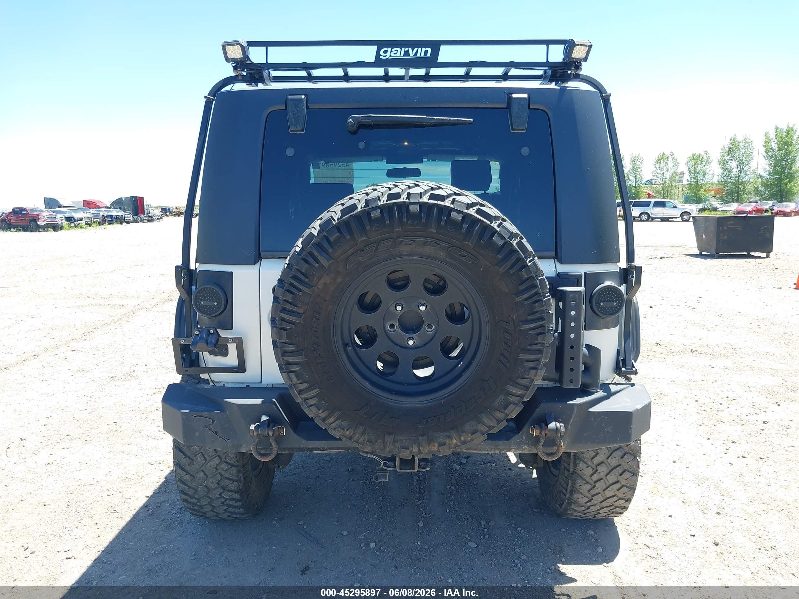 2007 Jeep Wrangler X Белый vin: 1J4FA24197L217460