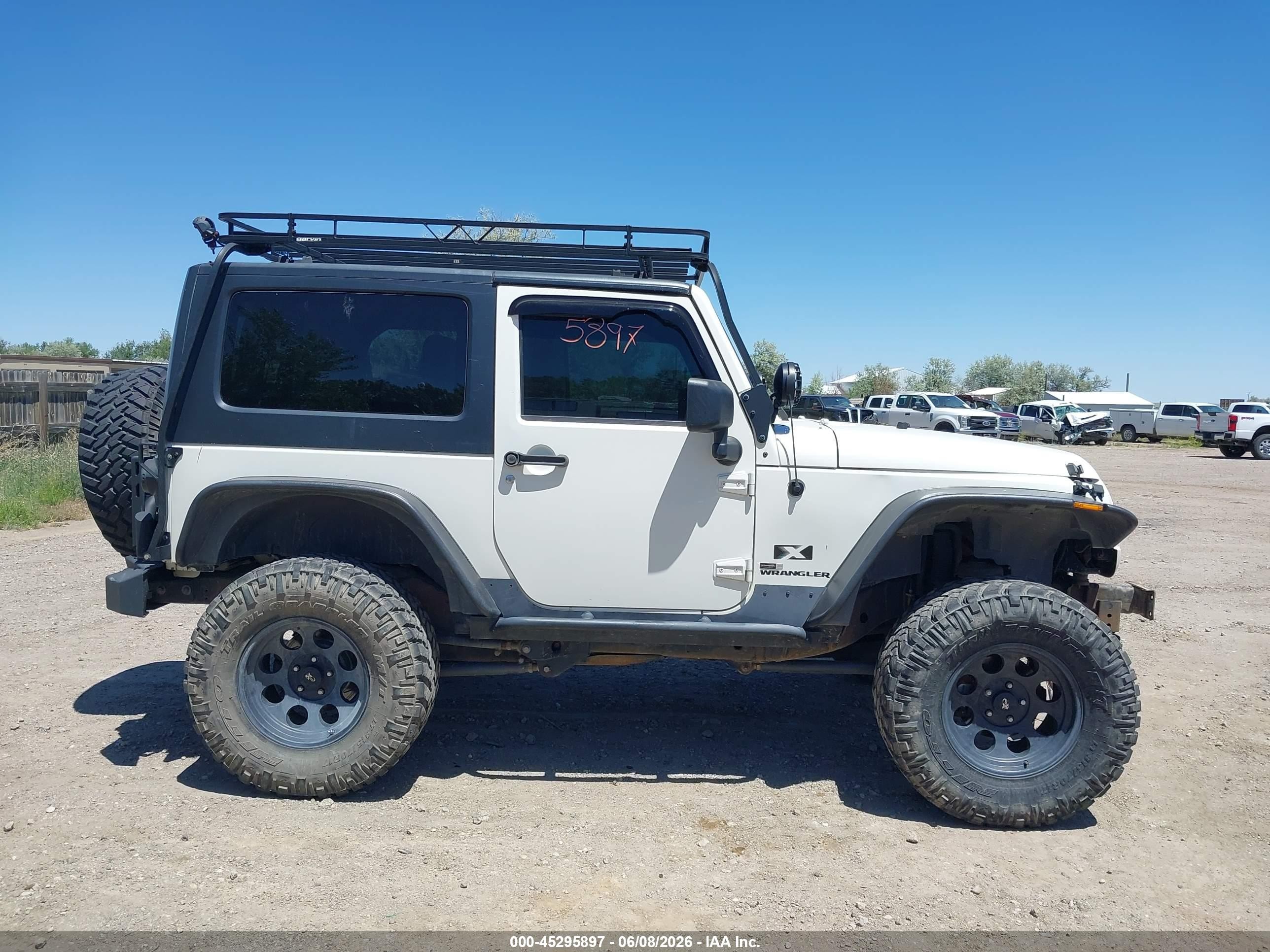 2007 Jeep Wrangler X Белый vin: 1J4FA24197L217460