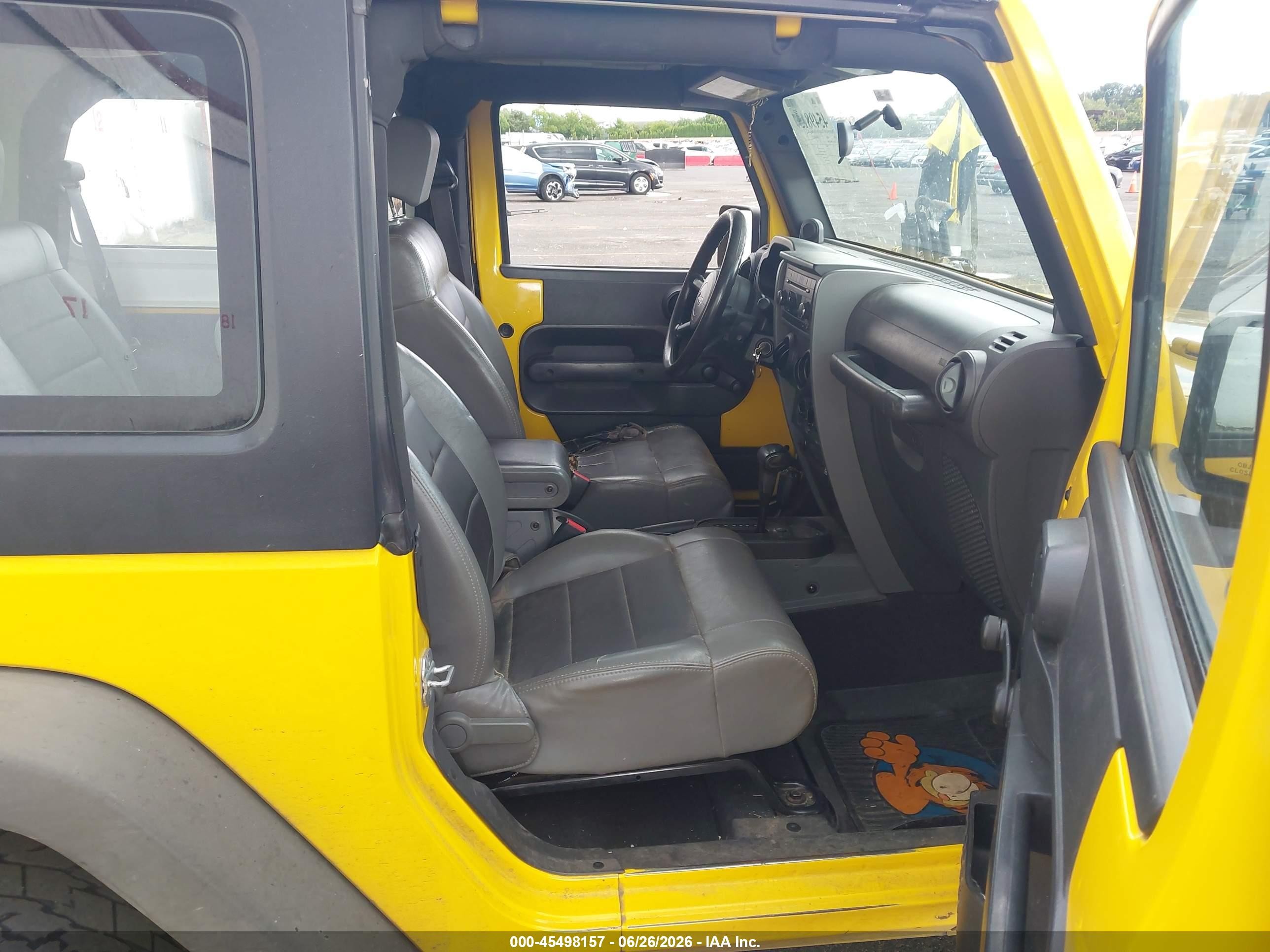 2008 Jeep Wrangler X Yellow vin: 1J4FA24198L525942