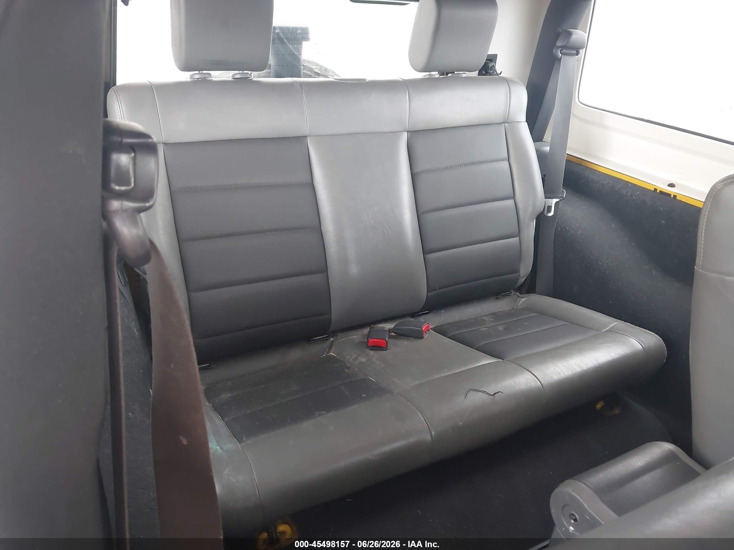 2008 Jeep Wrangler X Yellow vin: 1J4FA24198L525942