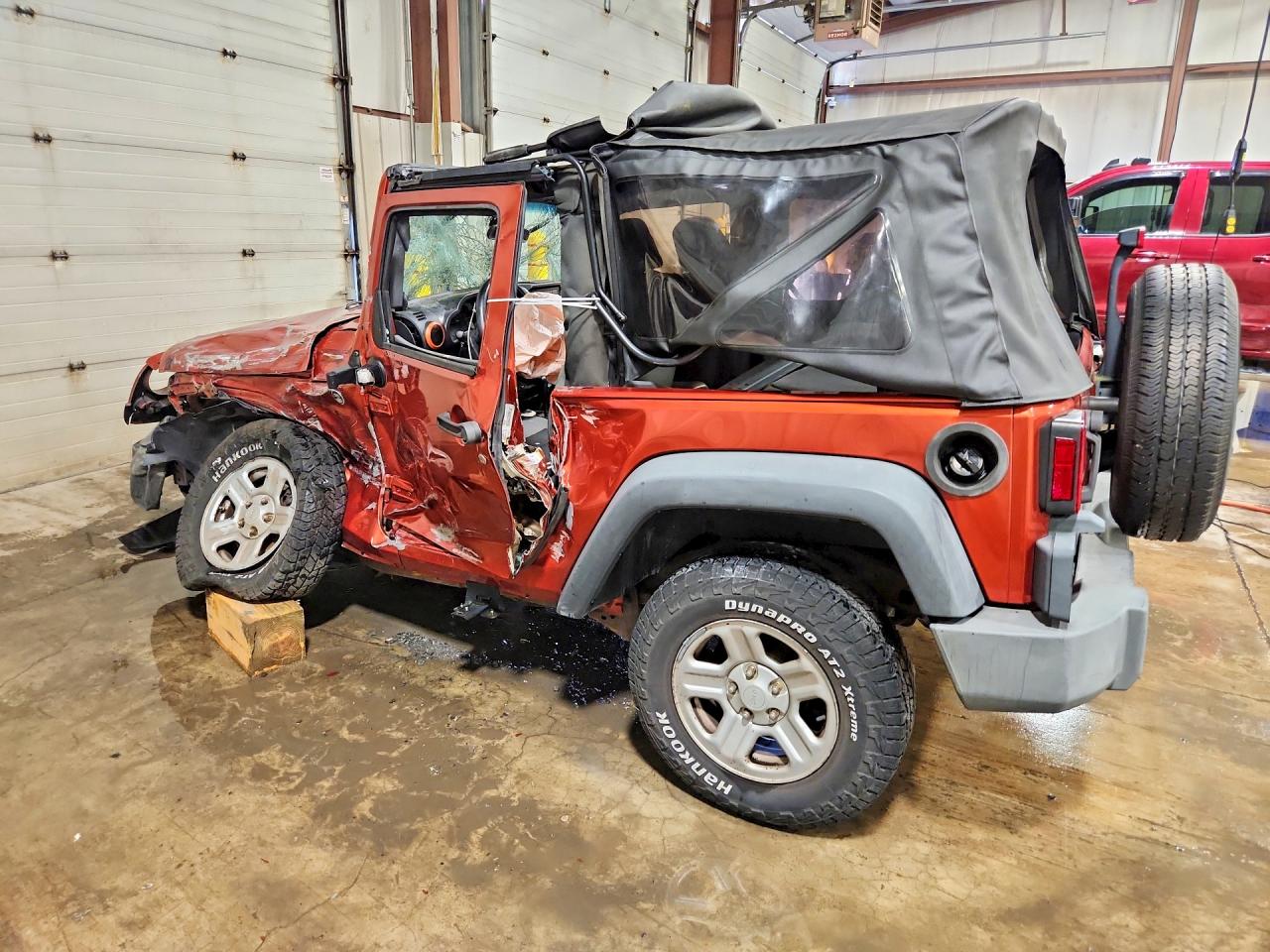 2009 Jeep Wrangler X Orange vin: 1J4FA24199L779992