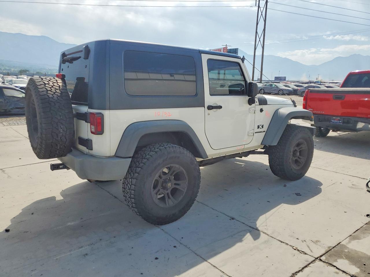 2009 Jeep Wrangler X Белый vin: 1J4FA24199L784545