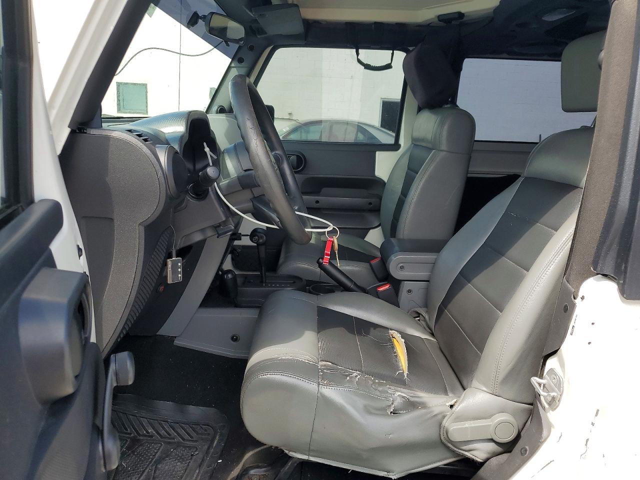 2009 Jeep Wrangler X Белый vin: 1J4FA24199L784545