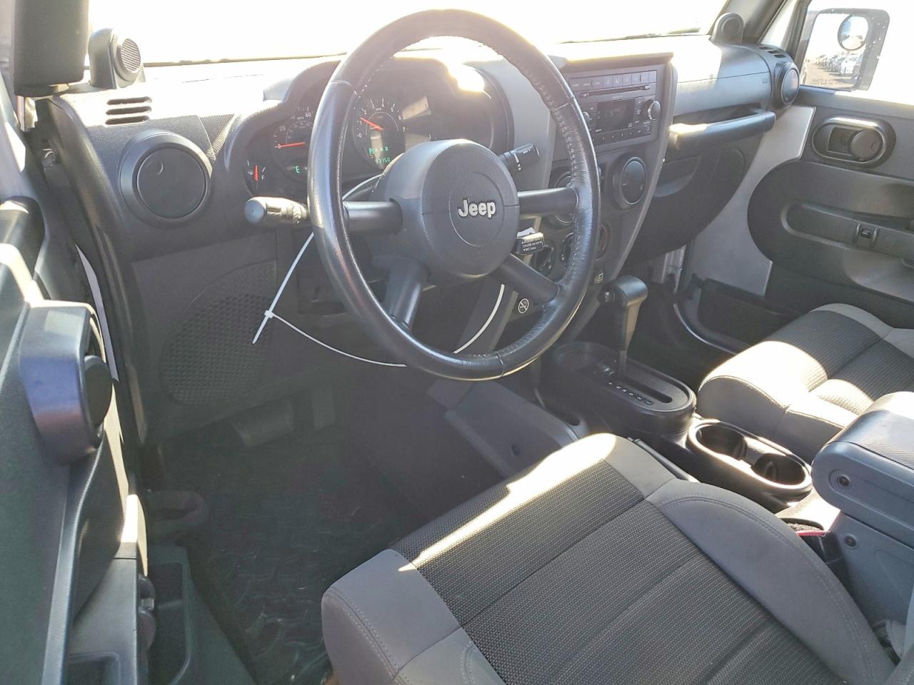 2007 Jeep Wrangler X Silver vin: 1J4FA241X7L112099