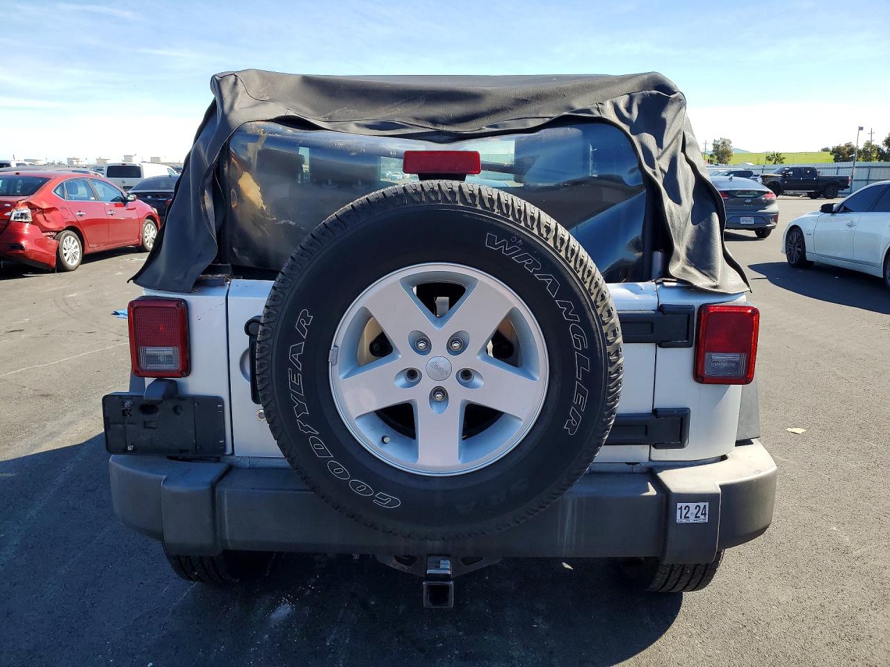 2007 Jeep Wrangler X Silver vin: 1J4FA241X7L112099