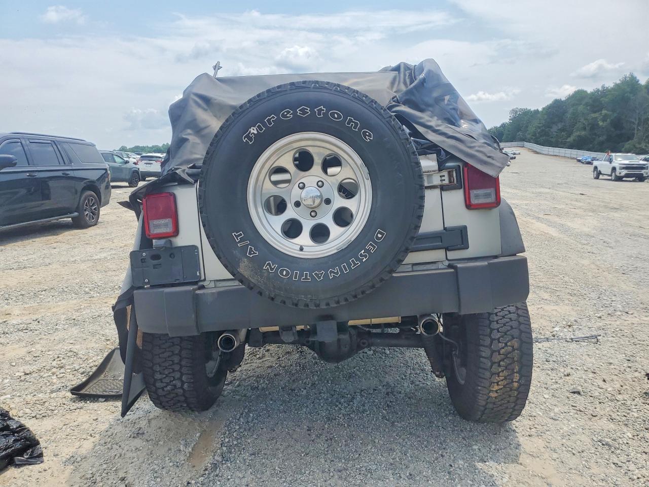 2007 Jeep Wrangler X Silver vin: 1J4FA241X7L141926