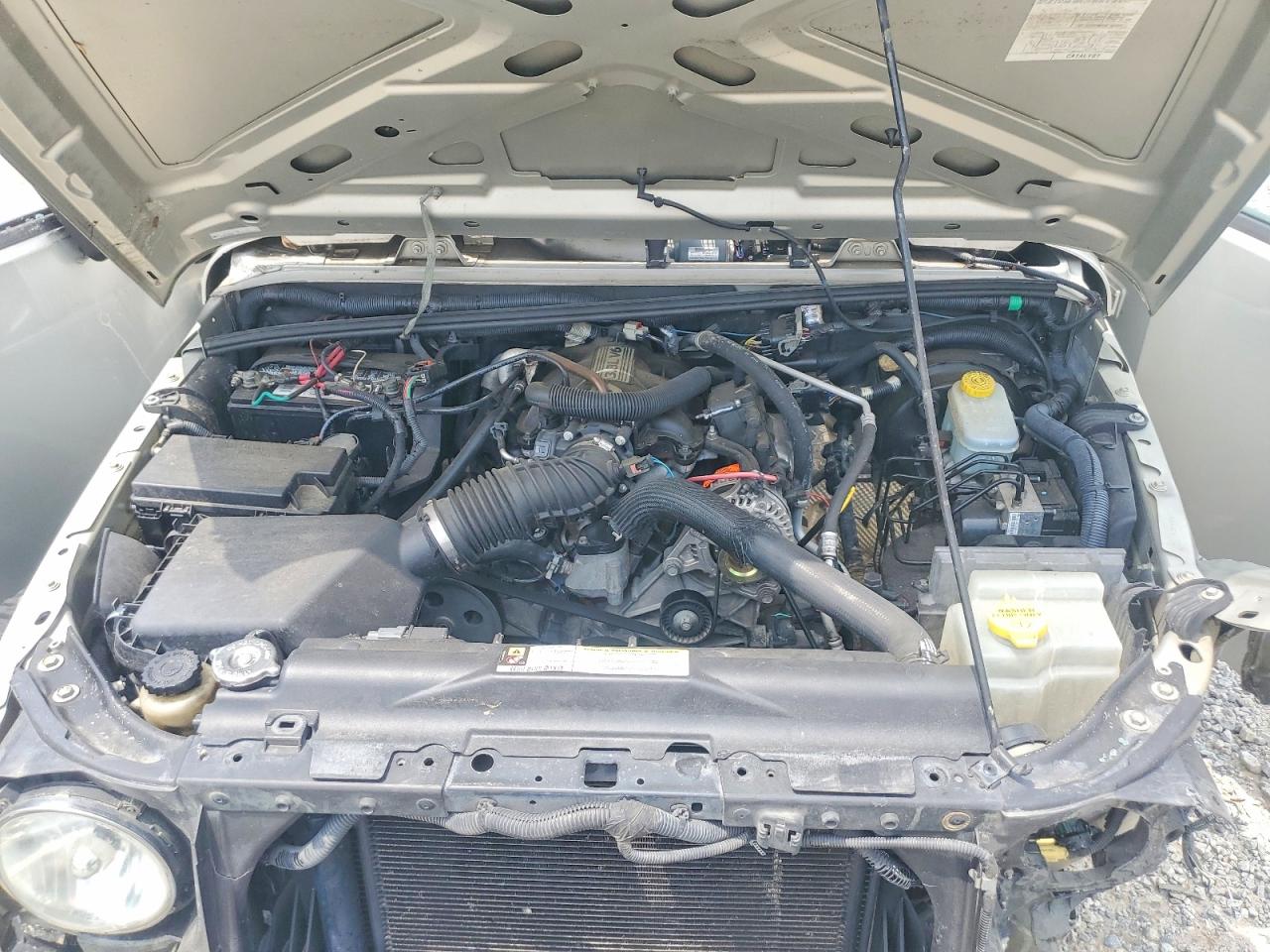 2007 Jeep Wrangler X Silver vin: 1J4FA241X7L141926