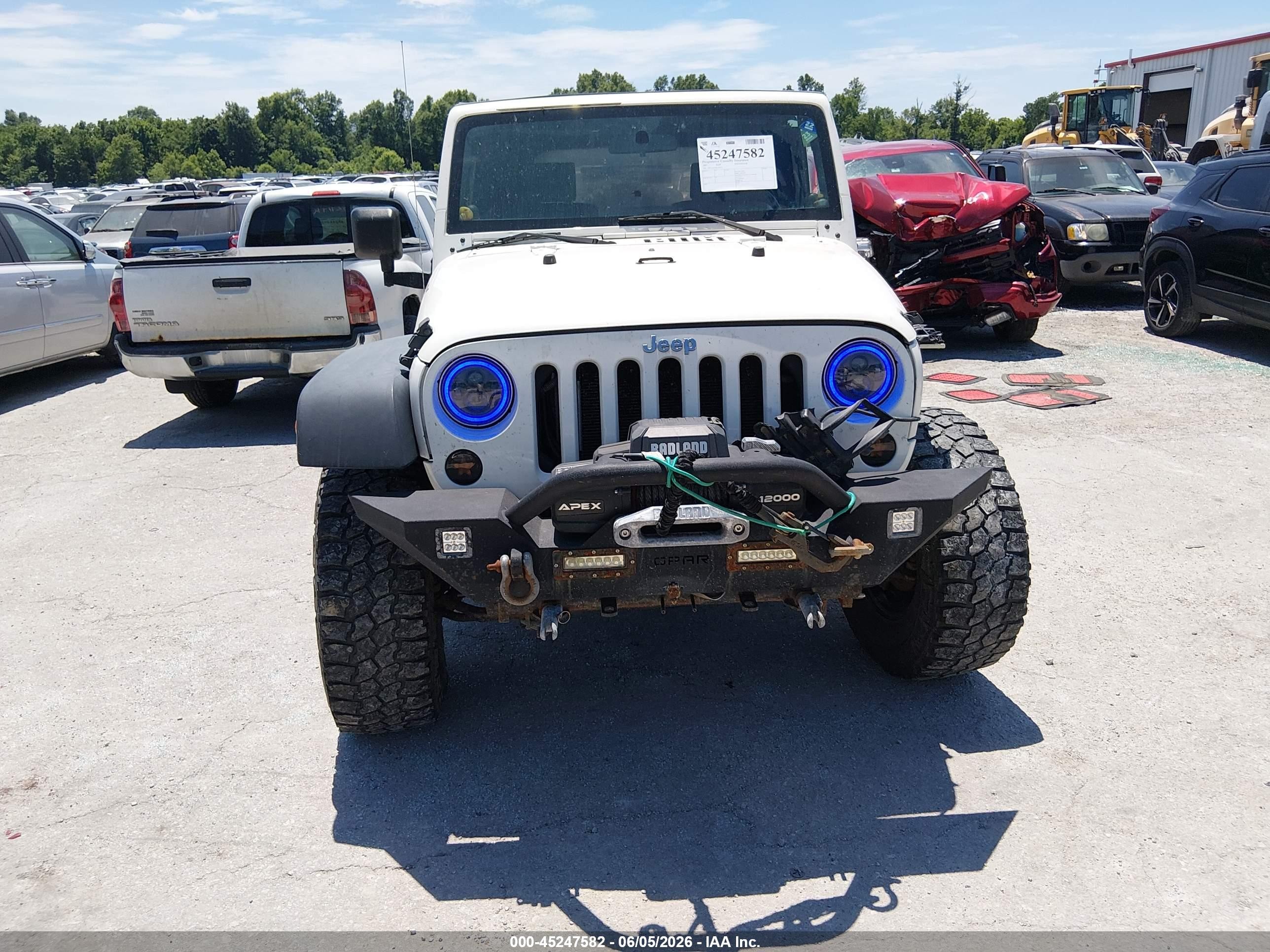 2007 Jeep Wrangler X White vin: 1J4FA241X7L153574