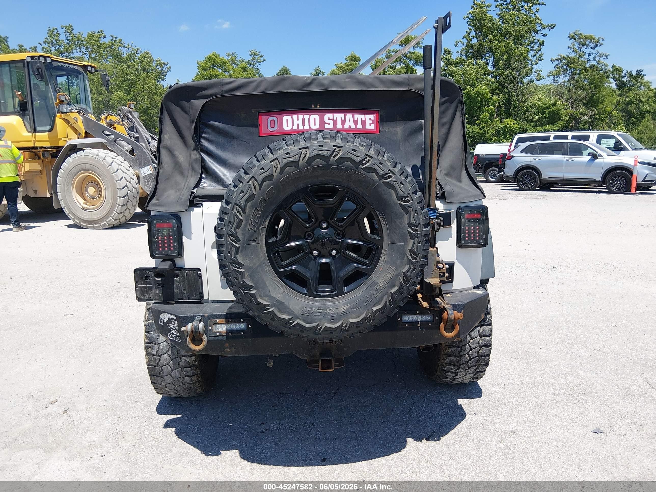 2007 Jeep Wrangler X White vin: 1J4FA241X7L153574