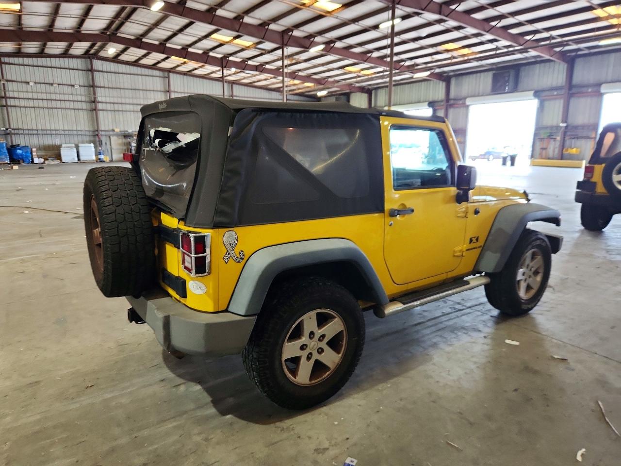 2008 Jeep Wrangler X Желтый vin: 1J4FA241X8L517106