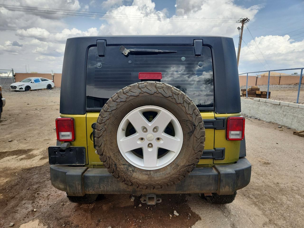 2008 Jeep Wrangler X Green vin: 1J4FA241X8L543219