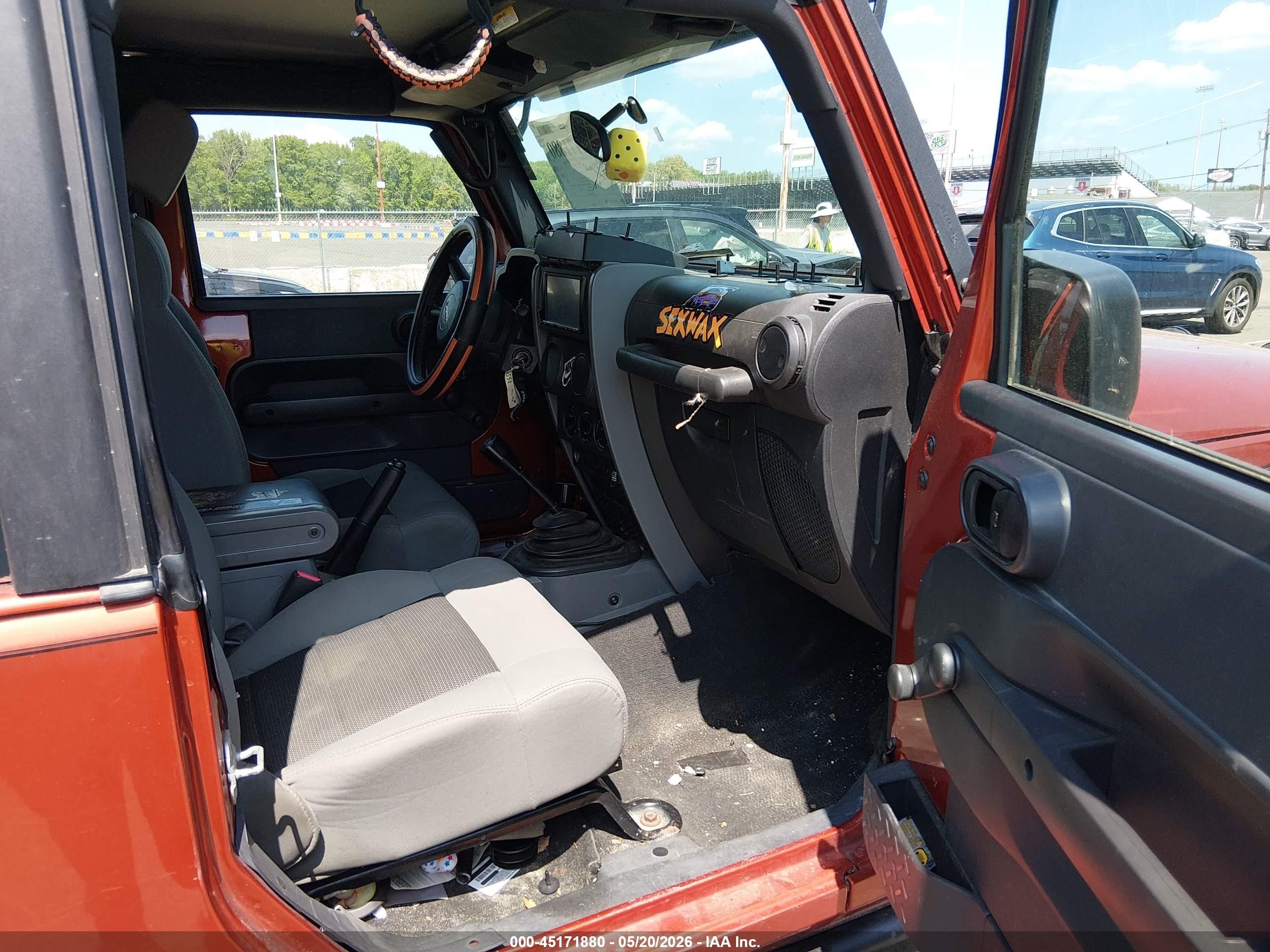 2009 Jeep Wrangler X Orange vin: 1J4FA241X9L716478