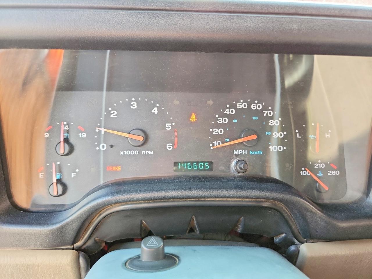 2003 Jeep Wrangler / Tj Se Red vin: 1J4FA29103P304952