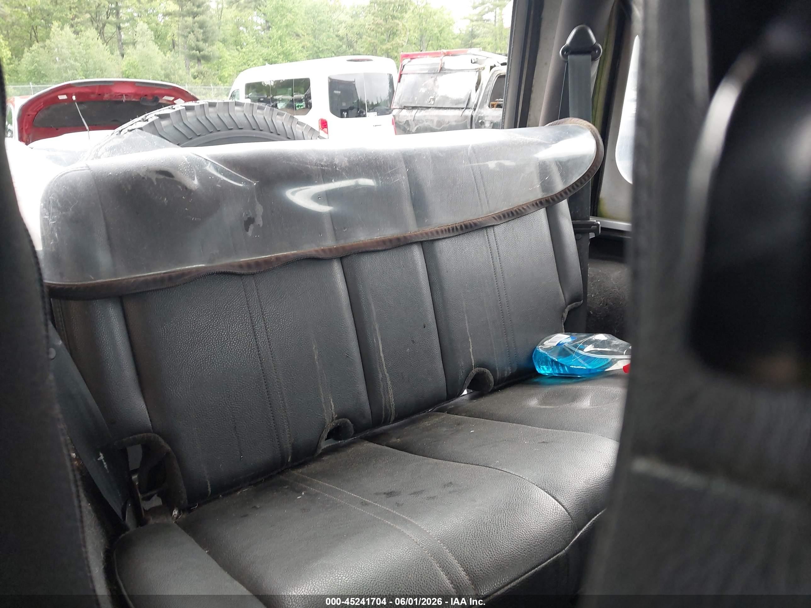 2004 Jeep Wrangler Se Silver vin: 1J4FA29104P753582