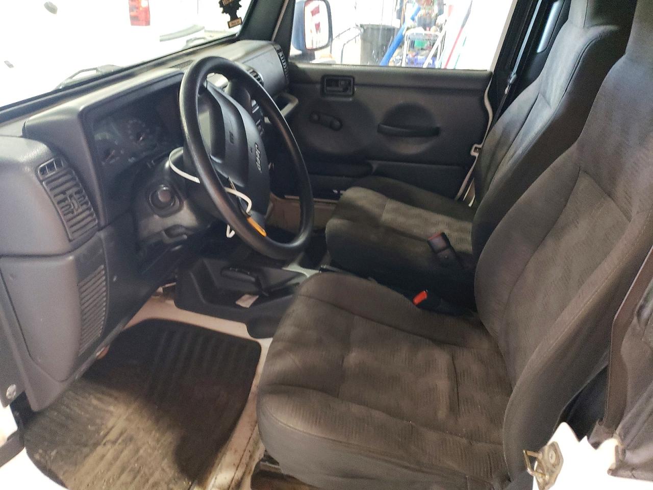 2004 Jeep Wrangler White vin: 1J4FA29104P787120