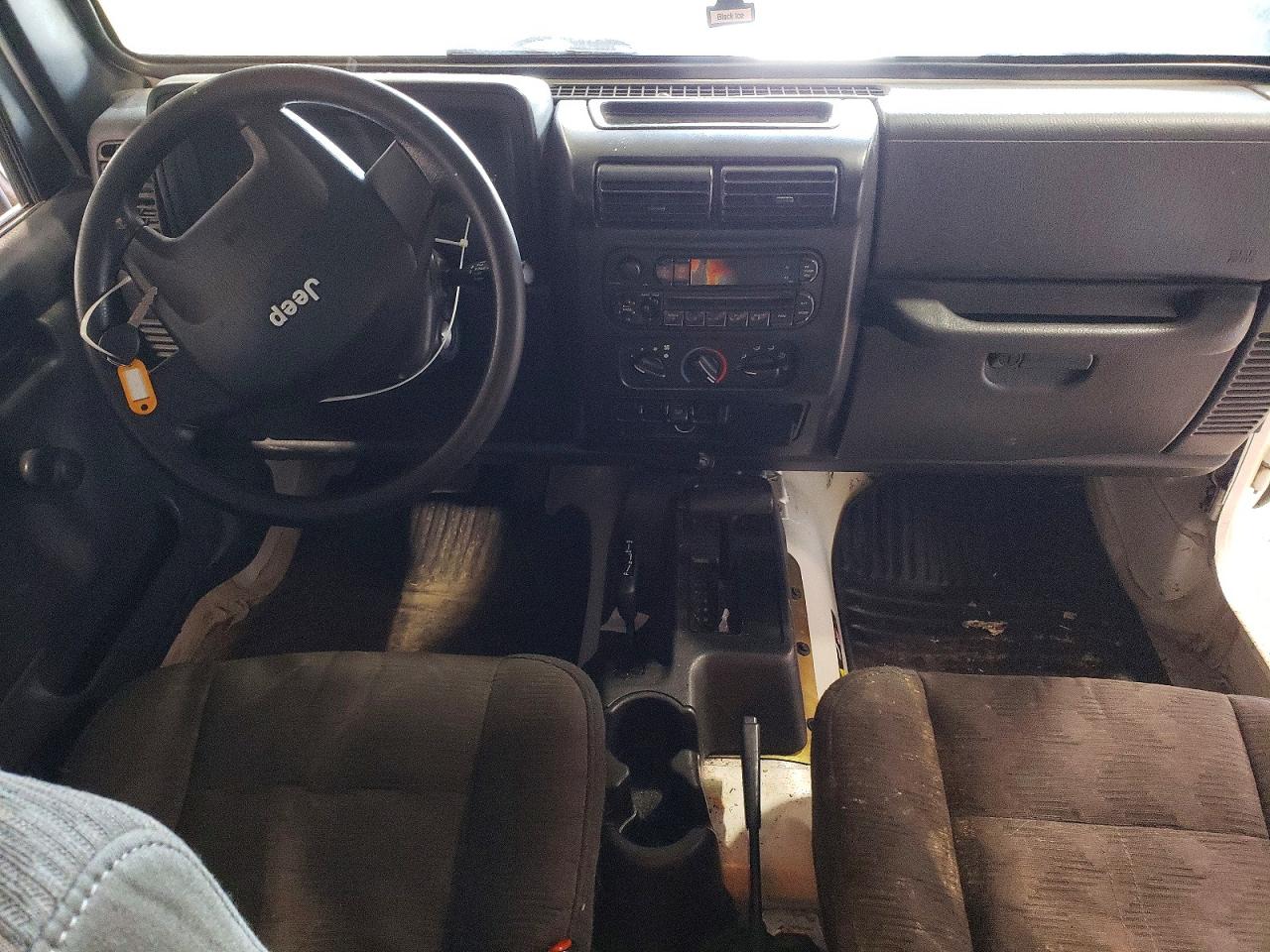 2004 Jeep Wrangler White vin: 1J4FA29104P787120