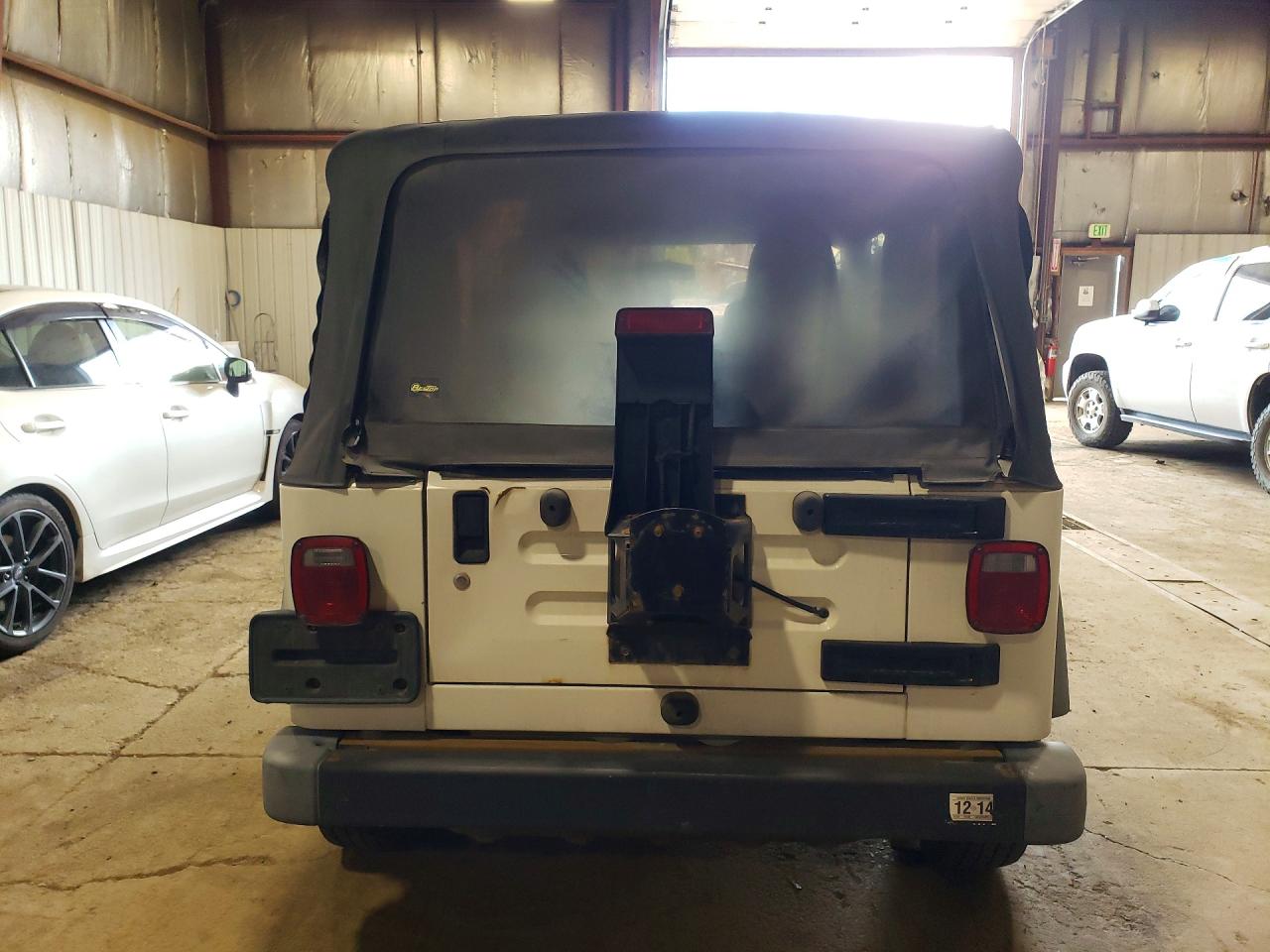 2004 Jeep Wrangler White vin: 1J4FA29104P787120