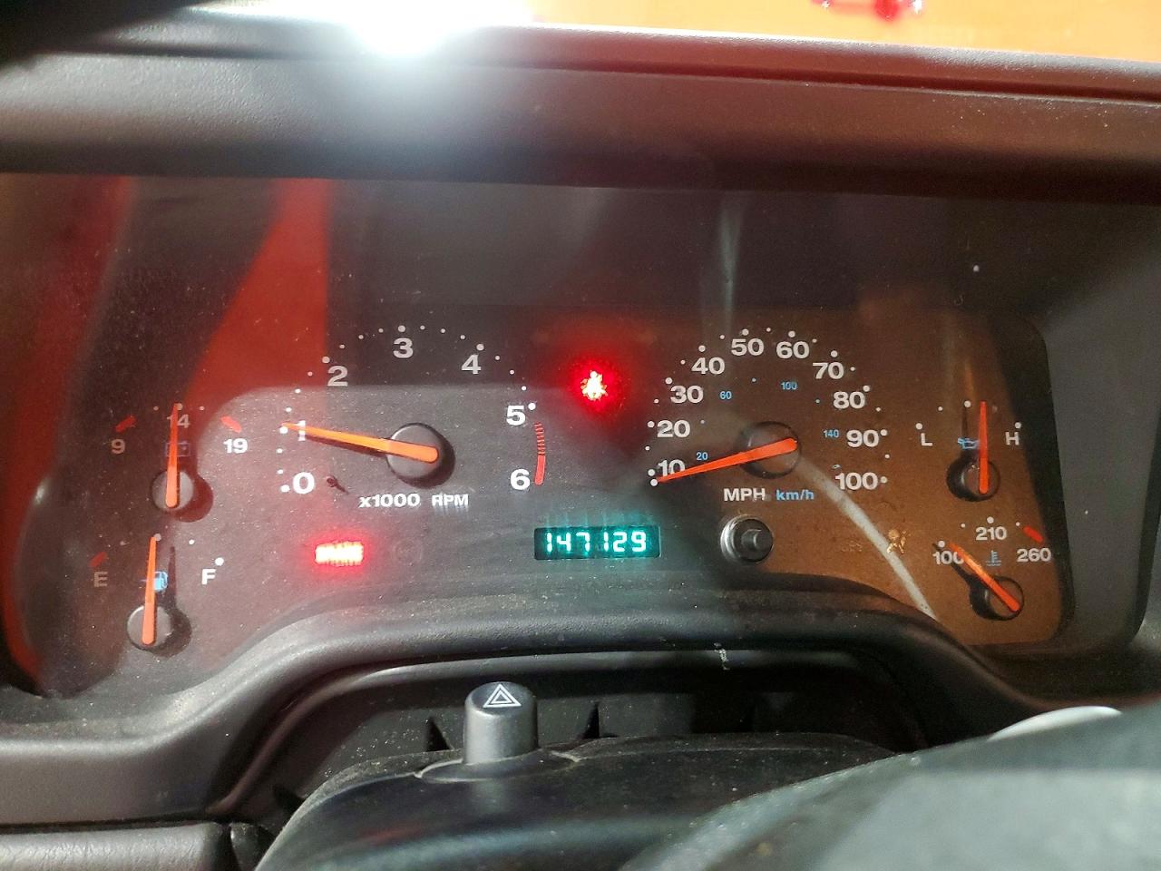 2003 Jeep Wrangler / Tj Se Красный vin: 1J4FA29113P369177