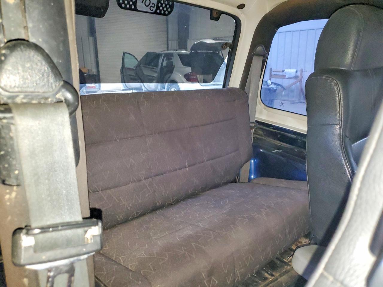 2004 Jeep Wrangler / Tj Se Black vin: 1J4FA29154P736518