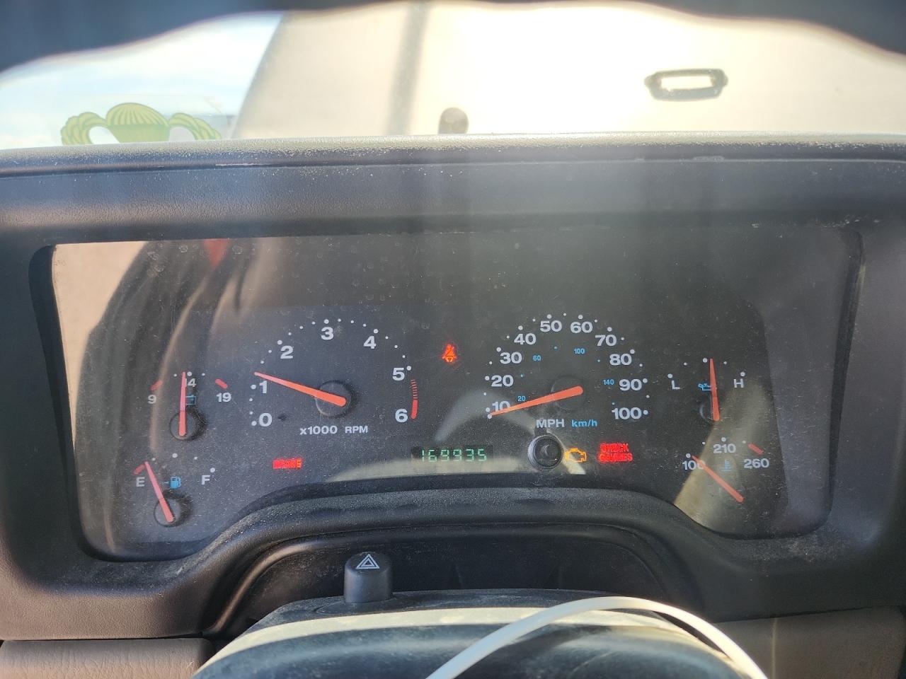 2005 Jeep Wrangler / Tj Se Cream vin: 1J4FA291X5P311877