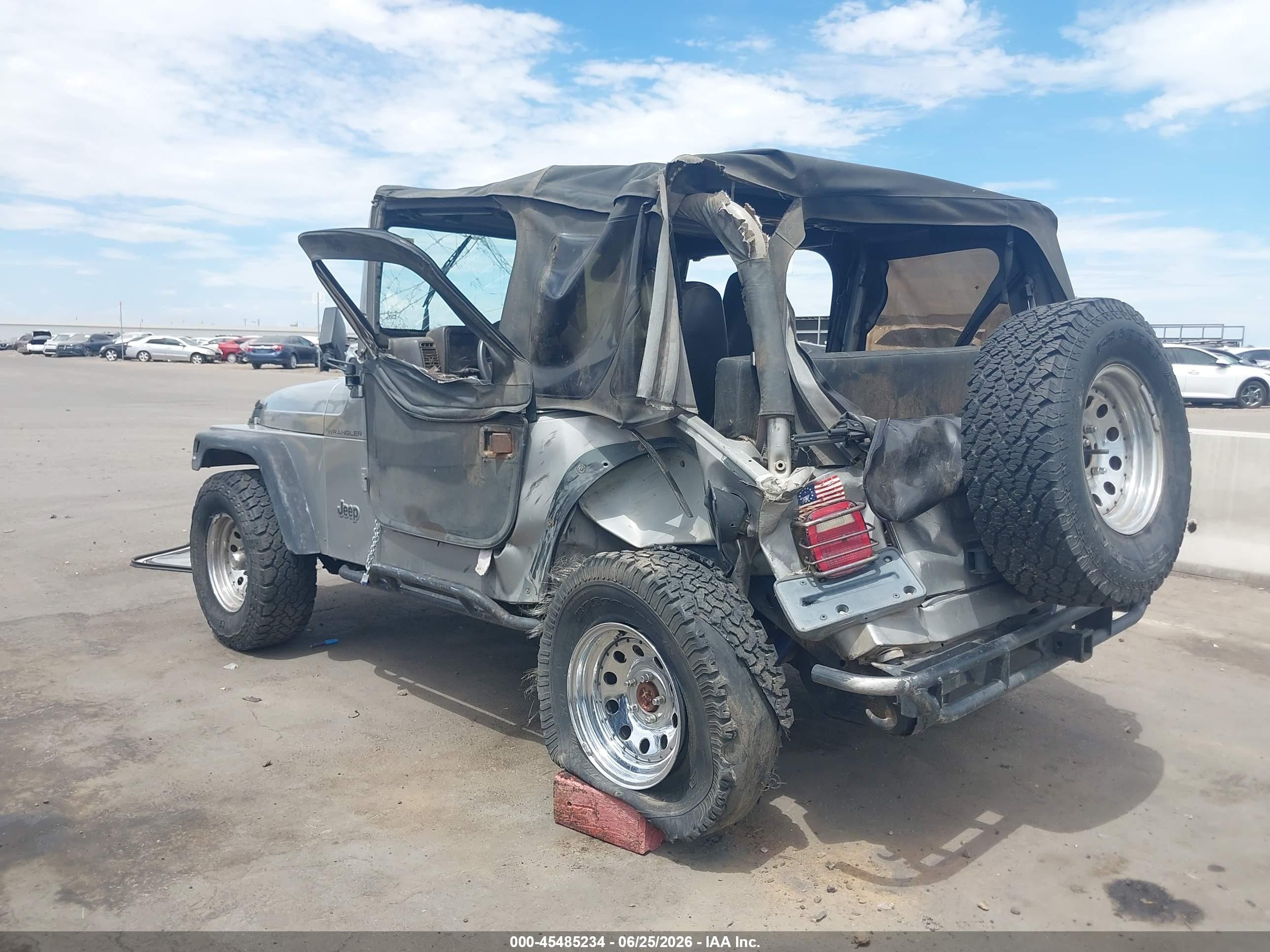 2000 Jeep Wrangler Se Silver vin: 1J4FA29P2YP726846