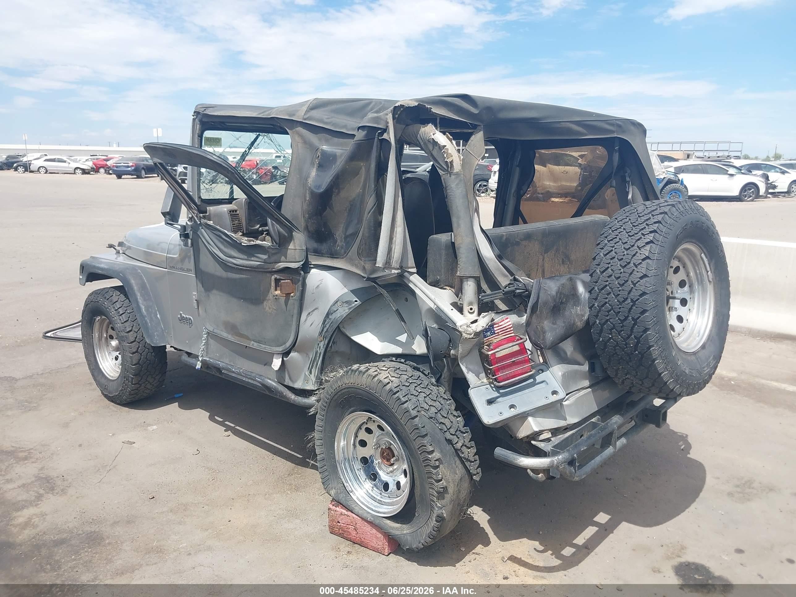 2000 Jeep Wrangler Se Silver vin: 1J4FA29P2YP726846