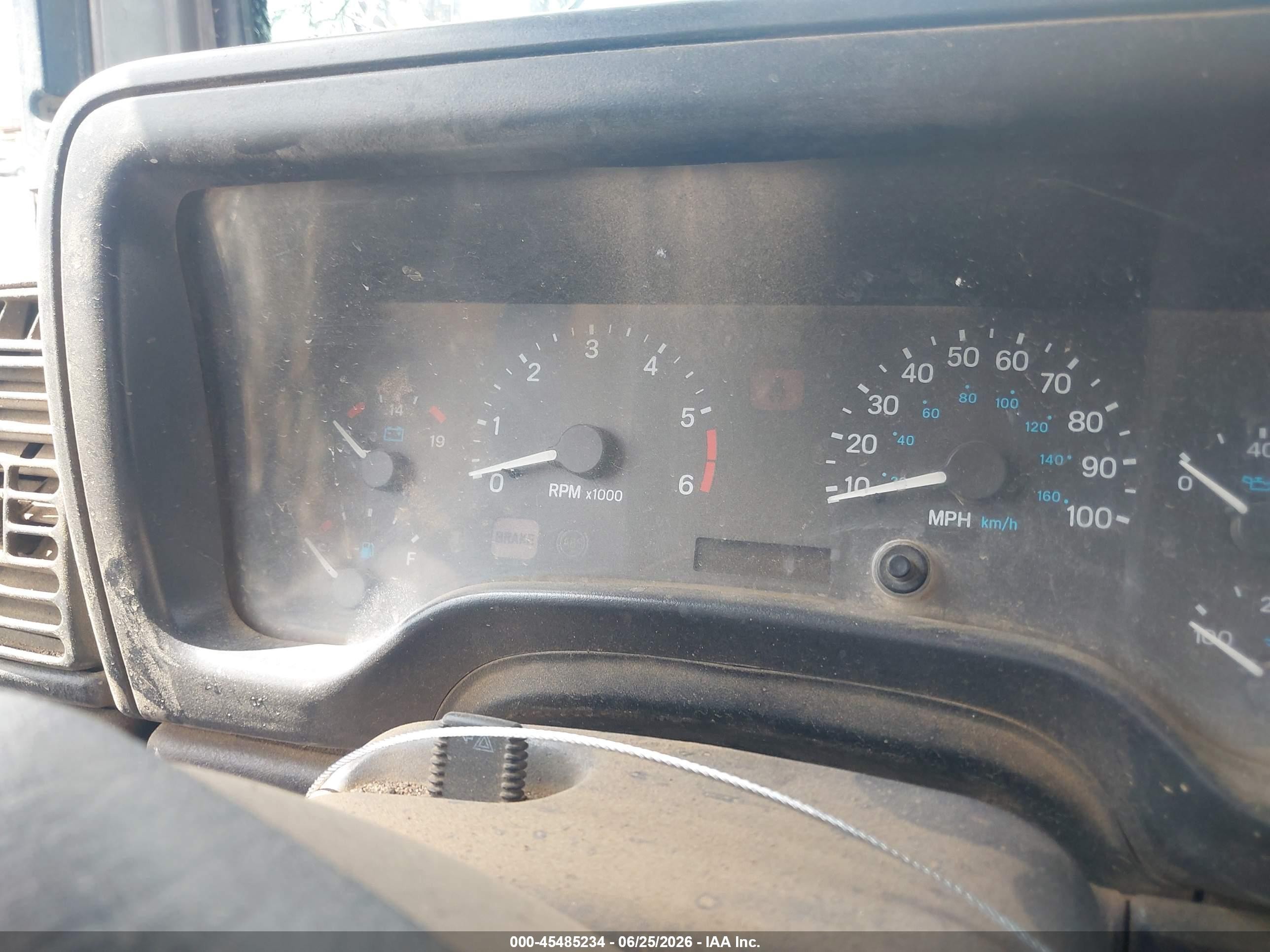 2000 Jeep Wrangler Se Silver vin: 1J4FA29P2YP726846