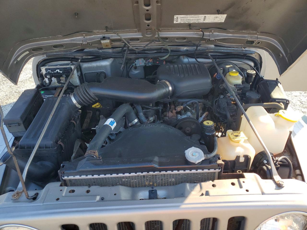 2000 Jeep Wrangler / Tj Se Silver vin: 1J4FA29P5YP714996