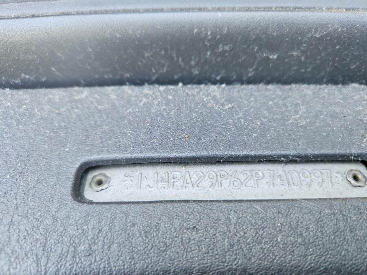 2002 Jeep Wrangler / Tj Se Серый vin: 1J4FA29P62P740997